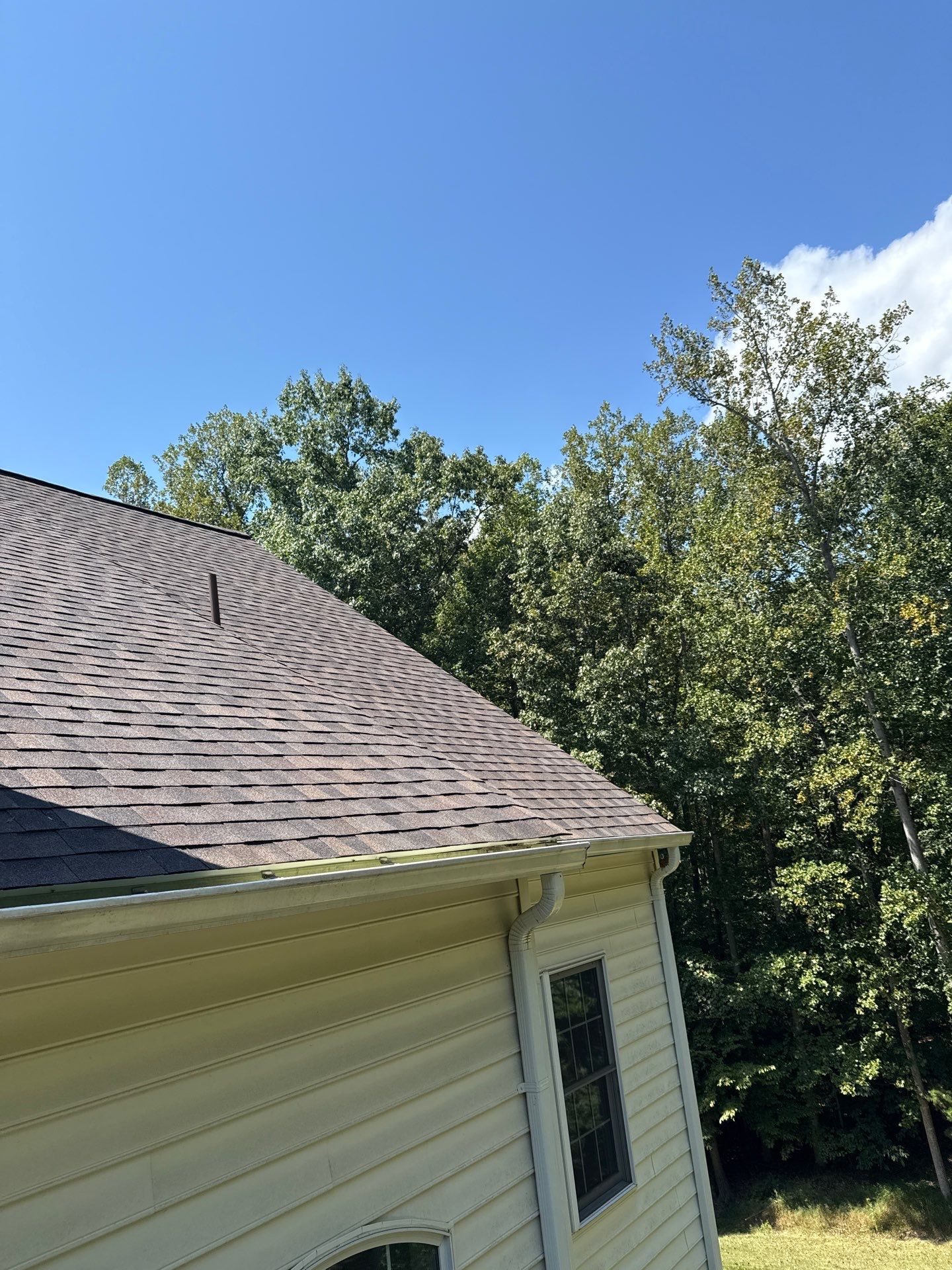 Fairfax station: Residential Roof with CertainTeed Landmark Pro in Max Def Shenandoah  by RM Banning, Inc.