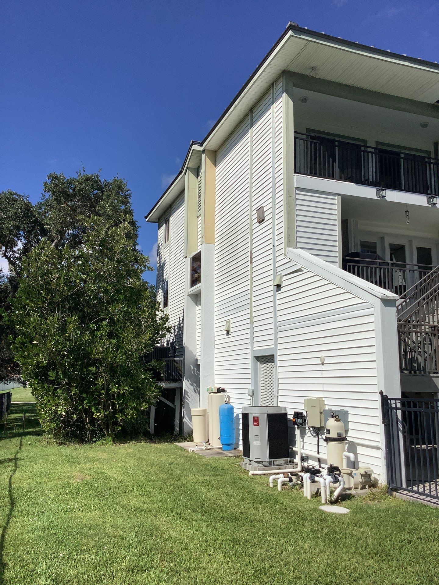 Commercial Gutter Installation in Fort Myers FL by Gutter Professors