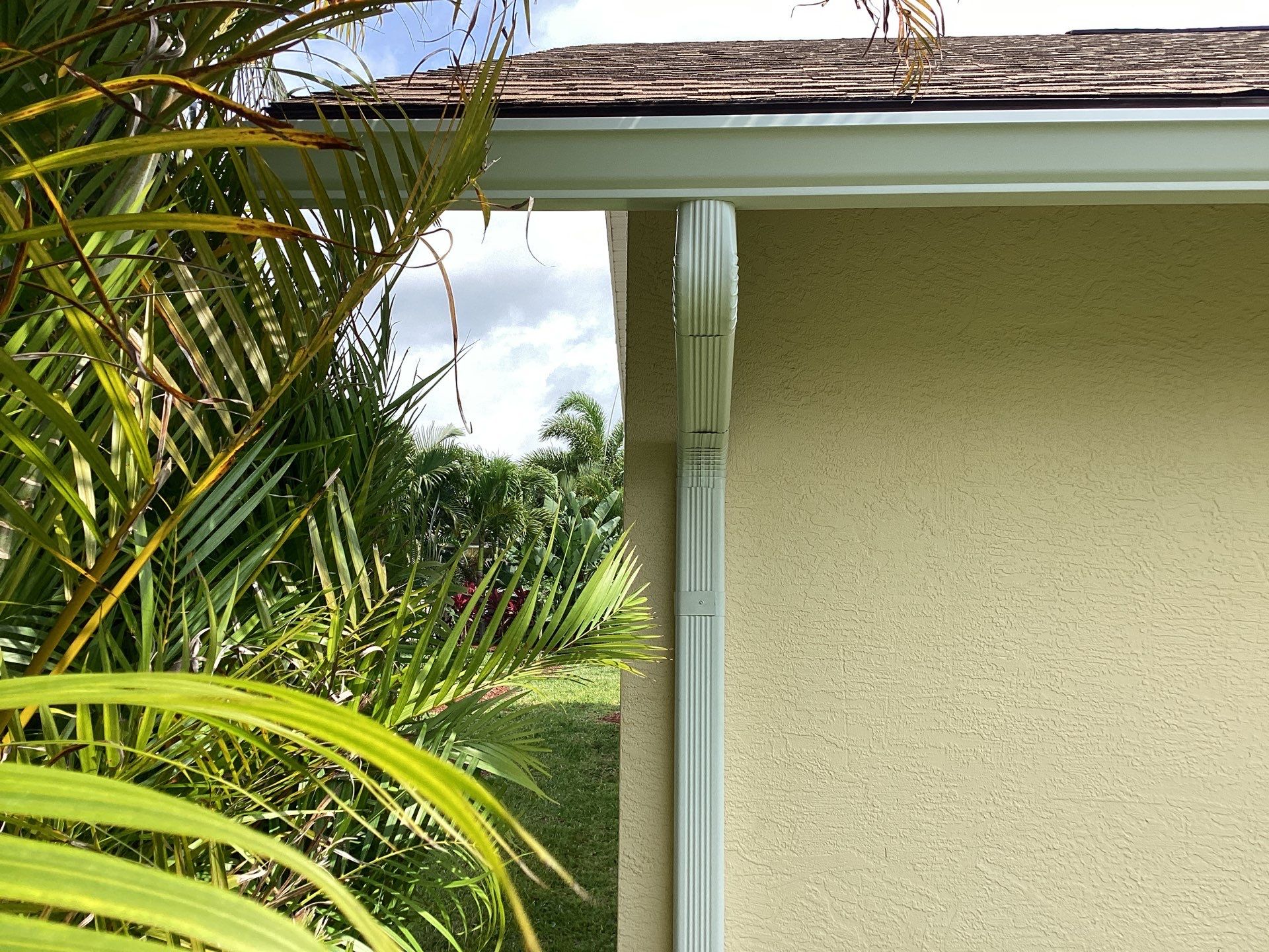 Soffit and Fascia Replacement in Fort Myers FL by Gutter Professor by Gutter Professors