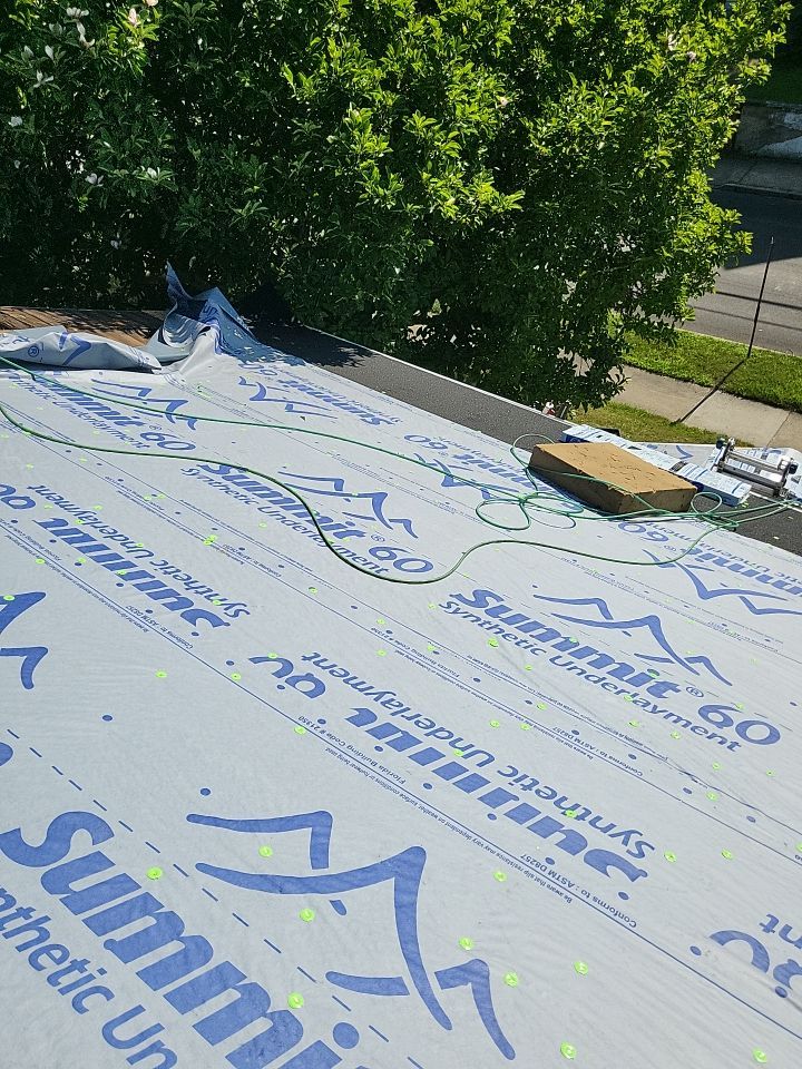 ATLAS PINNACLE COLOR: COASTAL GRANITE by Eagle Eye Roofing