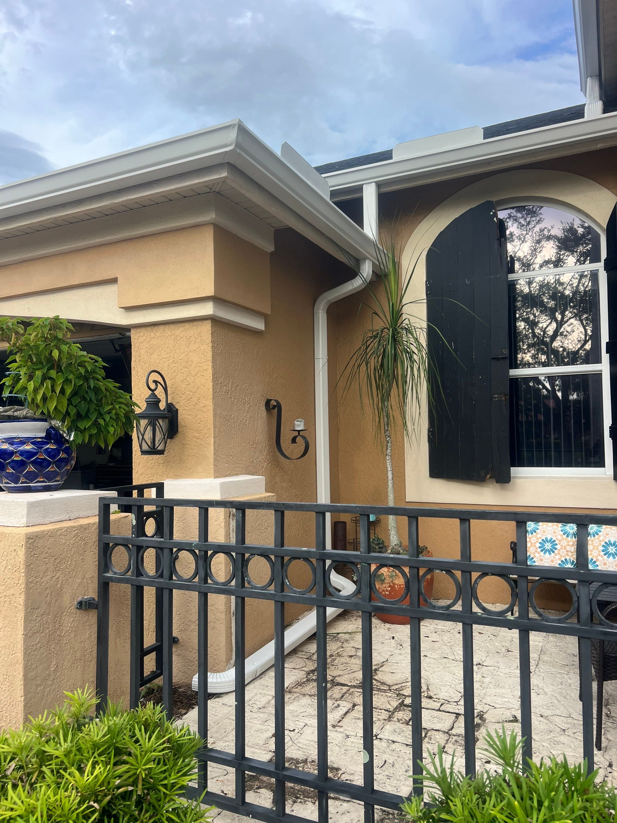 7-Inch Box Seamless Gutters in Bradenton FL by Gutter Professors