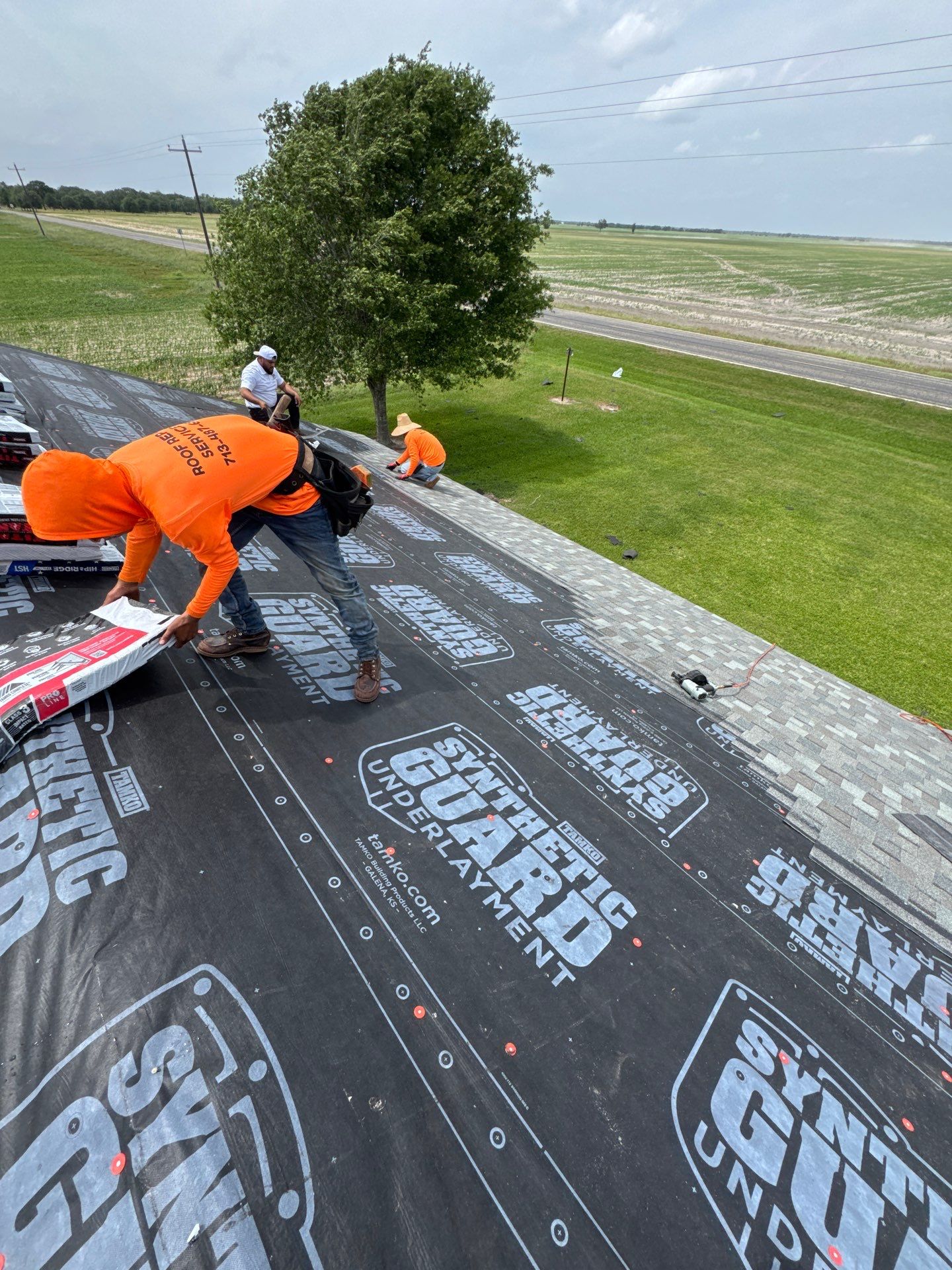 Roof Replacement louise by Roof Repair Company