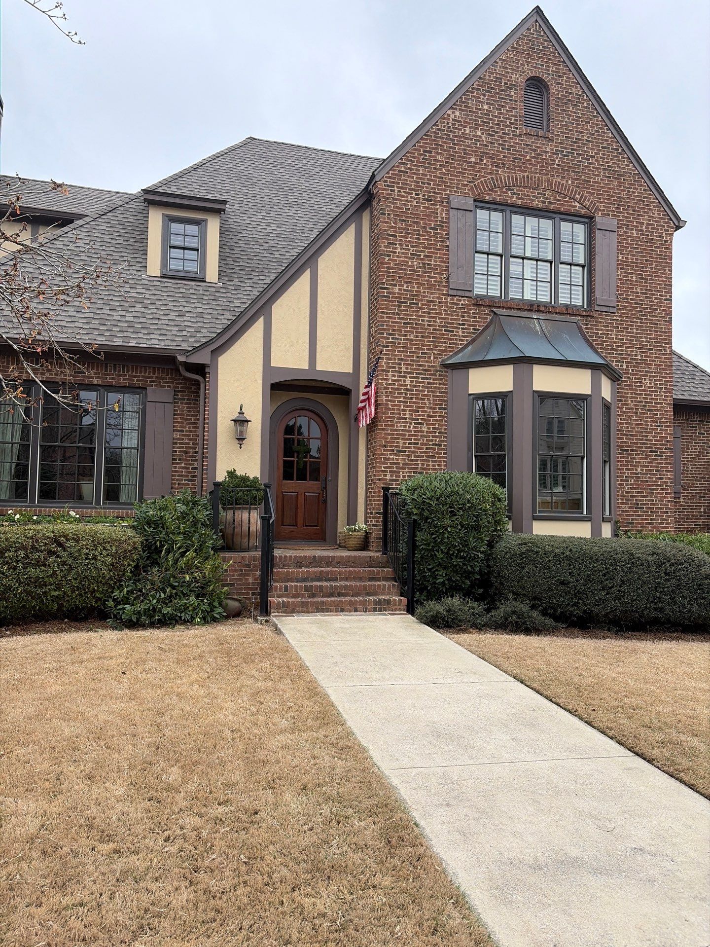 GAF UHDZ- Weathered Wood by Elite Roofing LLC
