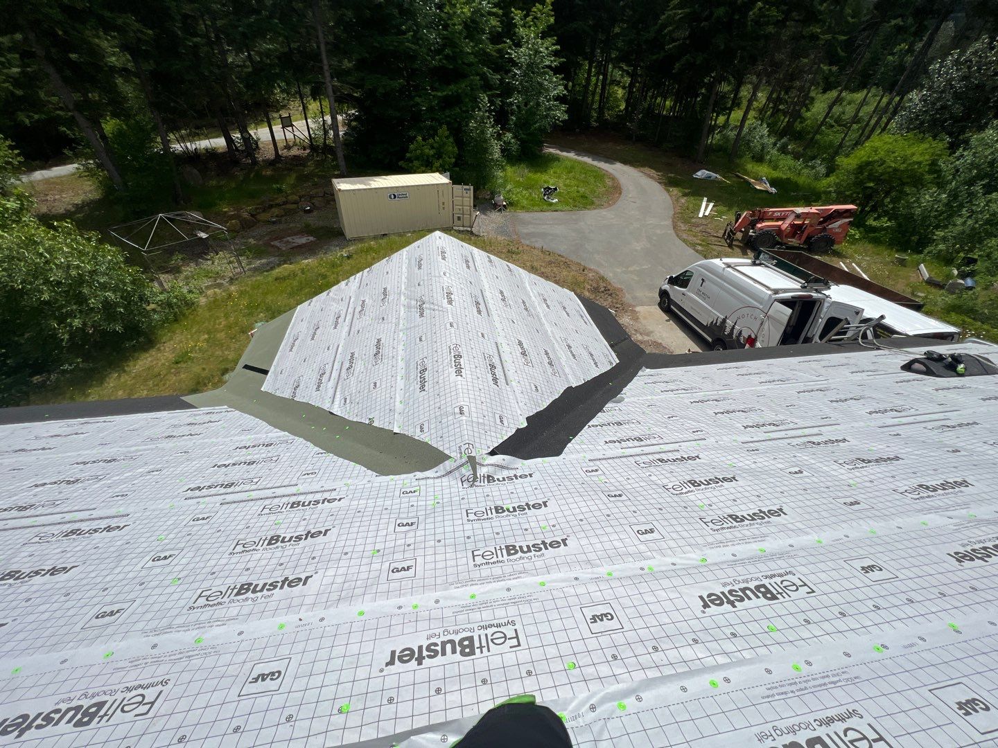 Residential Roofing Installation using GAF timberline HDZ Charcoal by Top Notch Roofing Inc