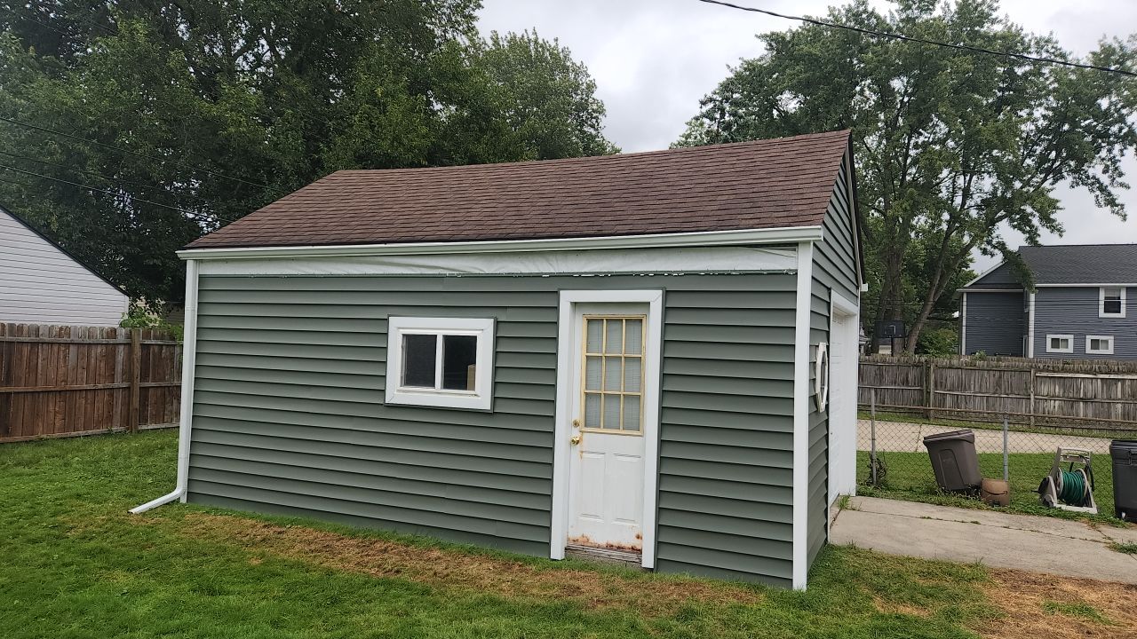 Siding Replacement using CertainTeed Restoration Classic D5 Forest Green by 180 Contractors