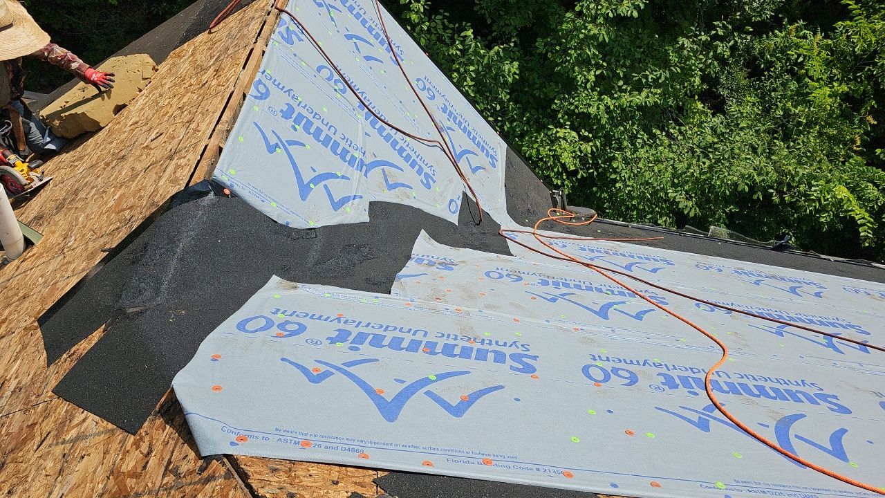 ATLAS PINNACLE HP W/SCOTCHGARD COLOR: WEATHERED WOOD by Eagle Eye Roofing