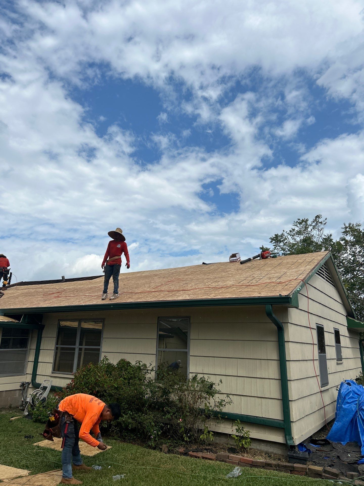 Residential Roofing Installation using Owen's Corning Duration (Lifetime) Shingles by Roof Repair Company