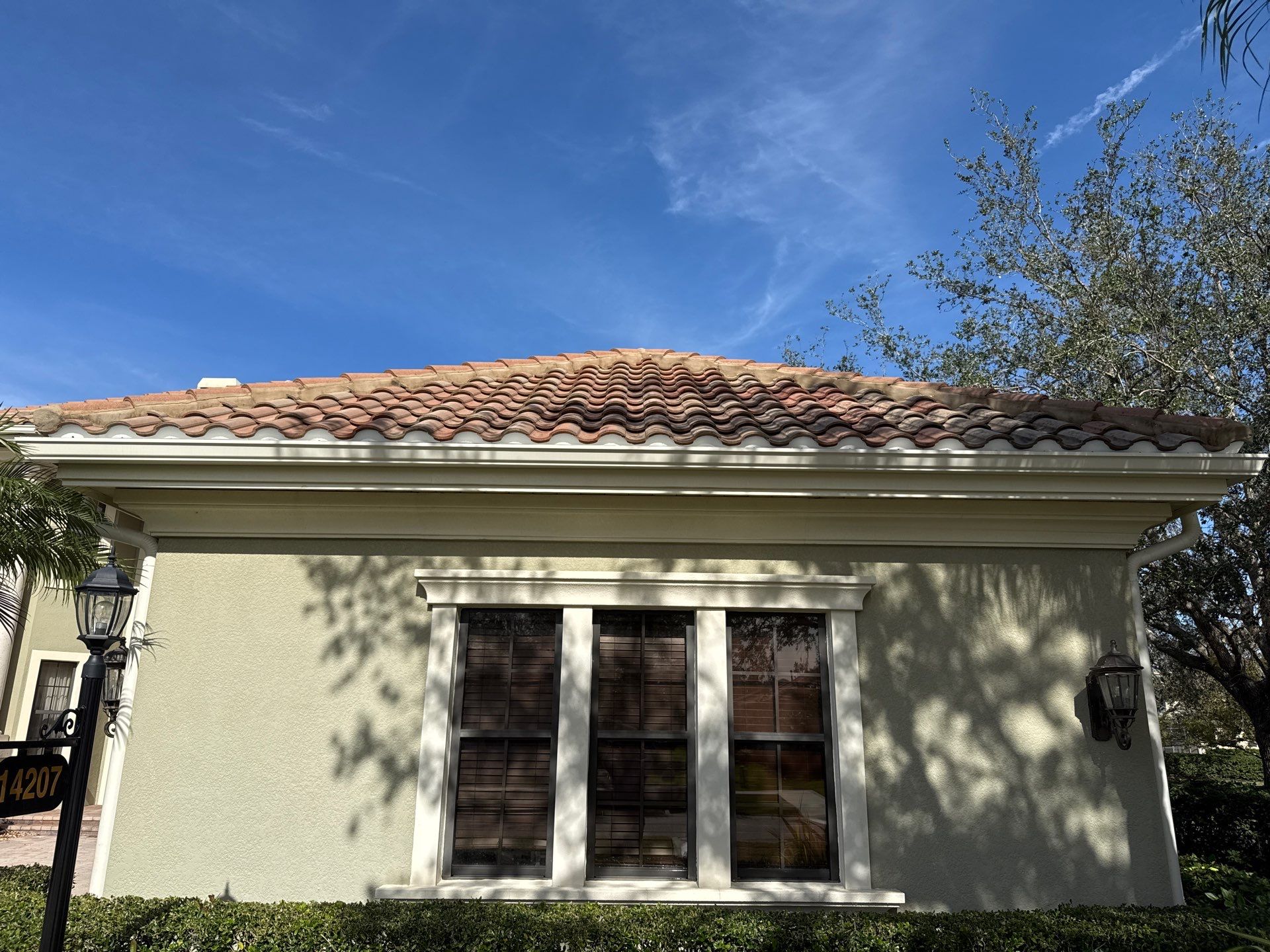 Roof Cleaning & Pool Deck Cleaning! Winding River, Bradenton, FL by Sunshine AquaWash