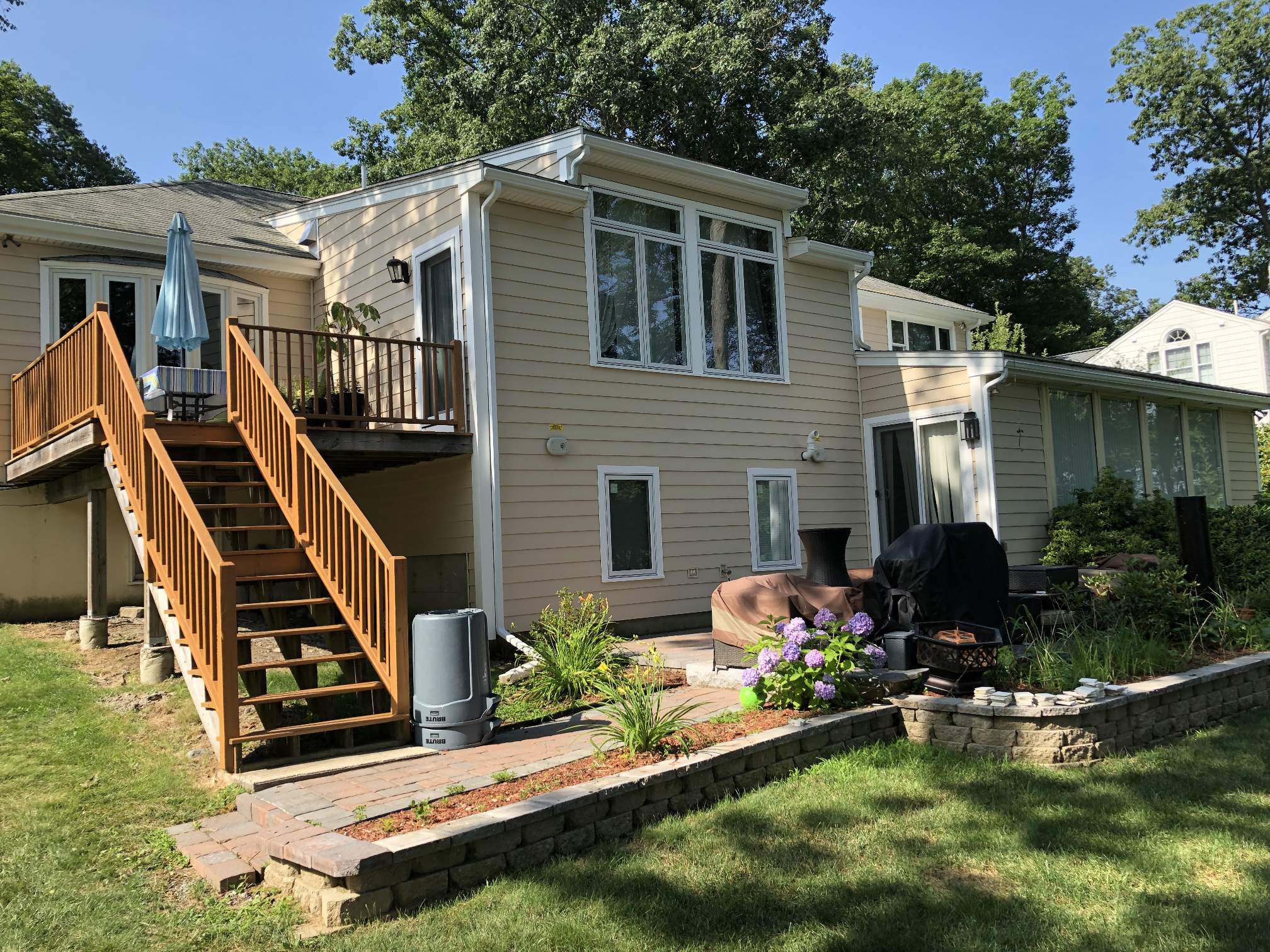 Siding Installation using Everlast Composite Siding by UBrothers Construction
