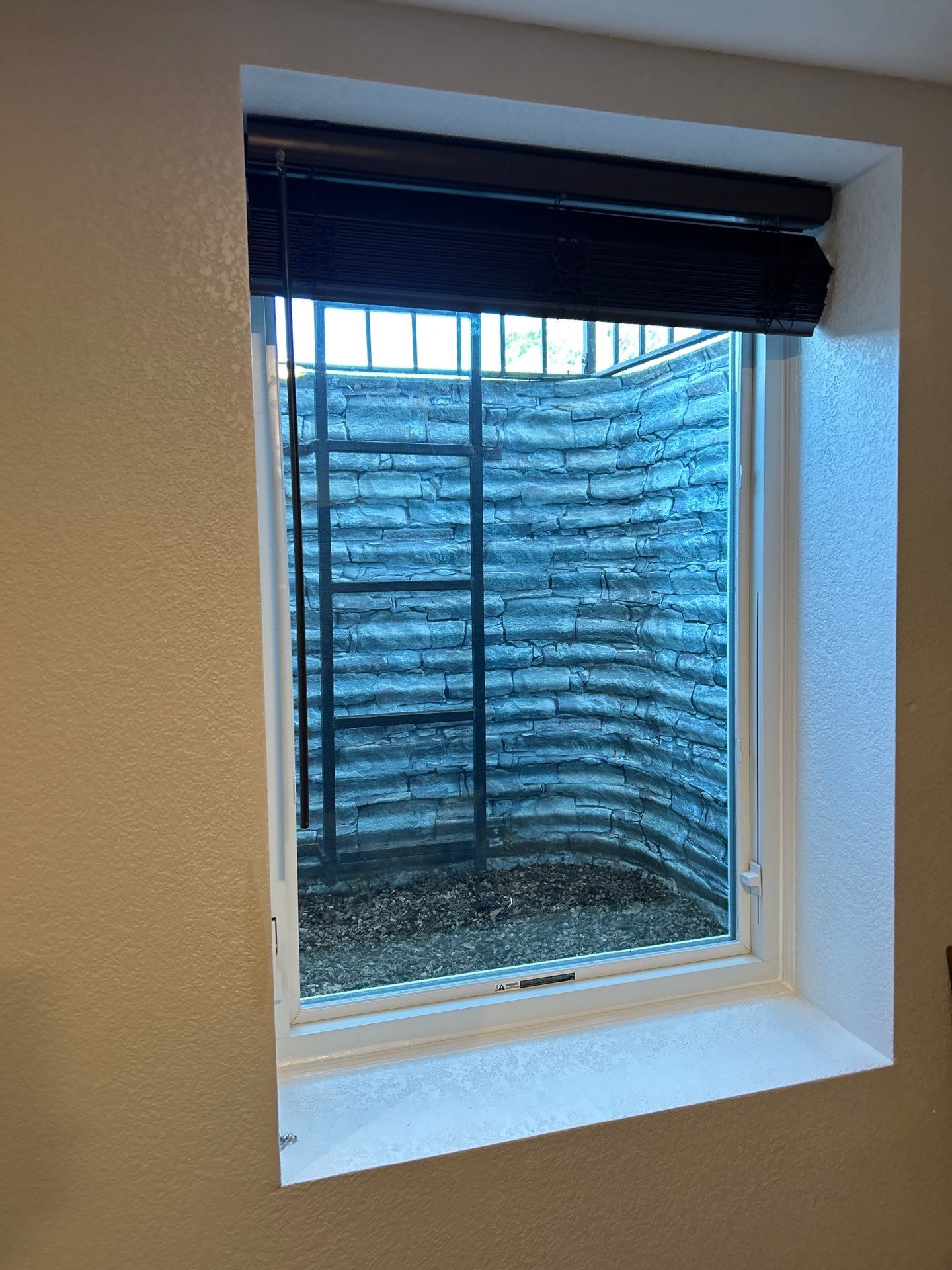 Window Replacement using Pella 250 series vinyl window by United Windows and Siding LLC
