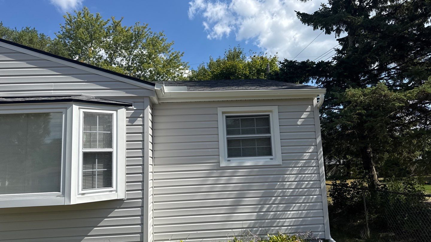 Siding Replacement using Alside D5" Platinum Grey by 180 Contractors