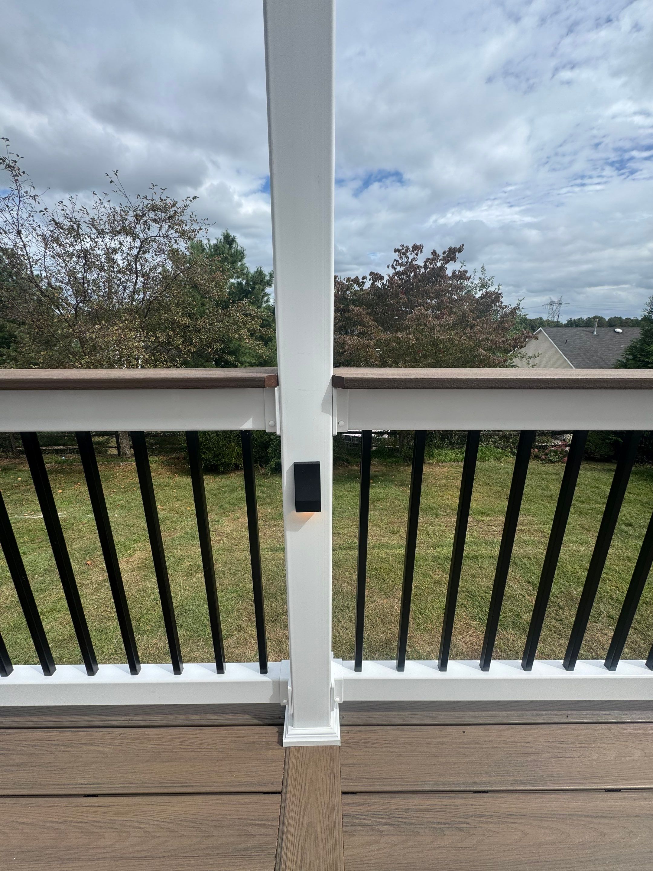 New Deck using Deckorators Venture - Color Sandbar by deck guardian