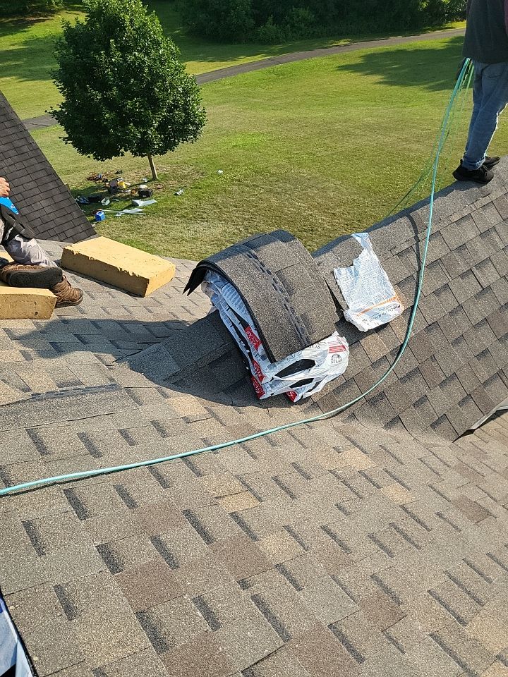 ATLAS PINNACLE COLOR: WEATHERED SHADOW by Eagle Eye Roofing