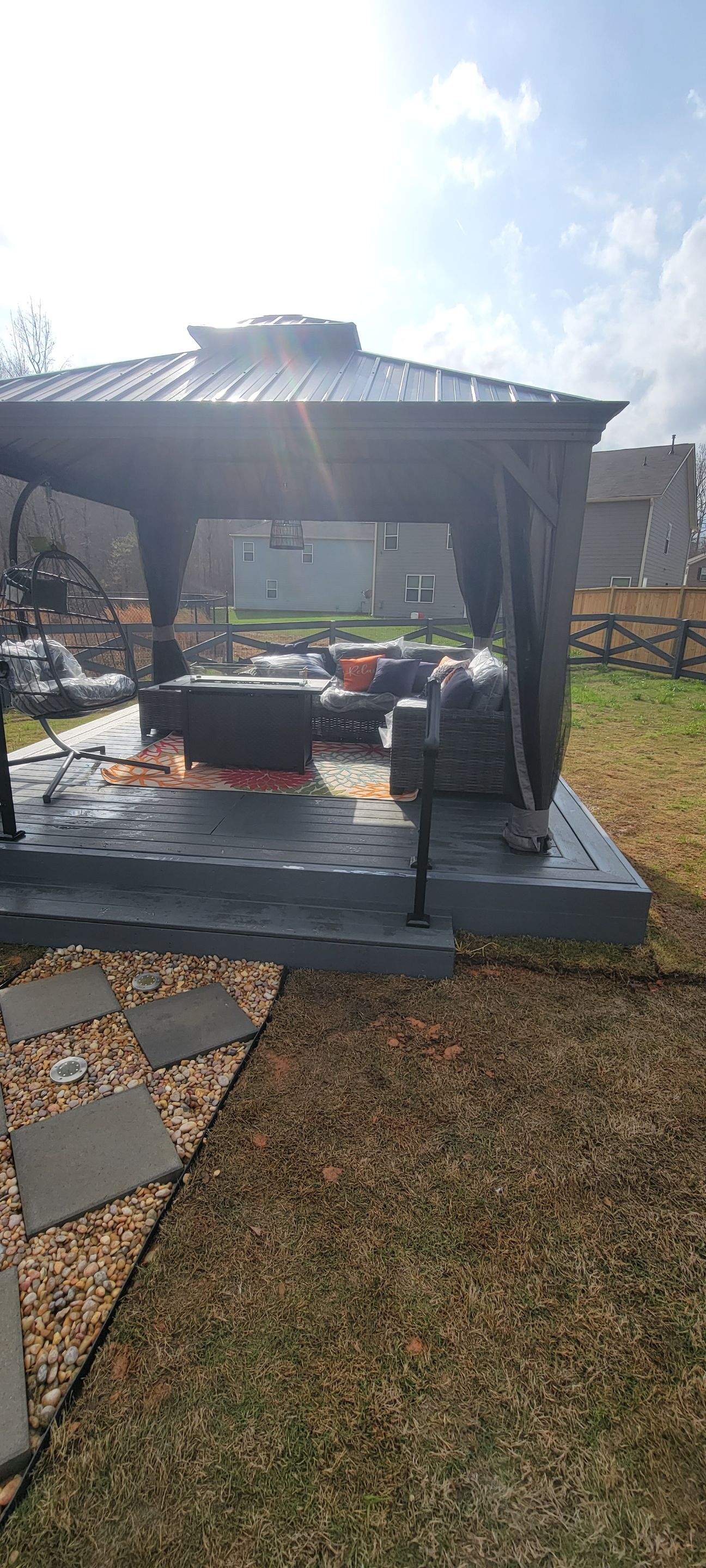 Exterior Gazebo by Ajayi Design and Construction 
