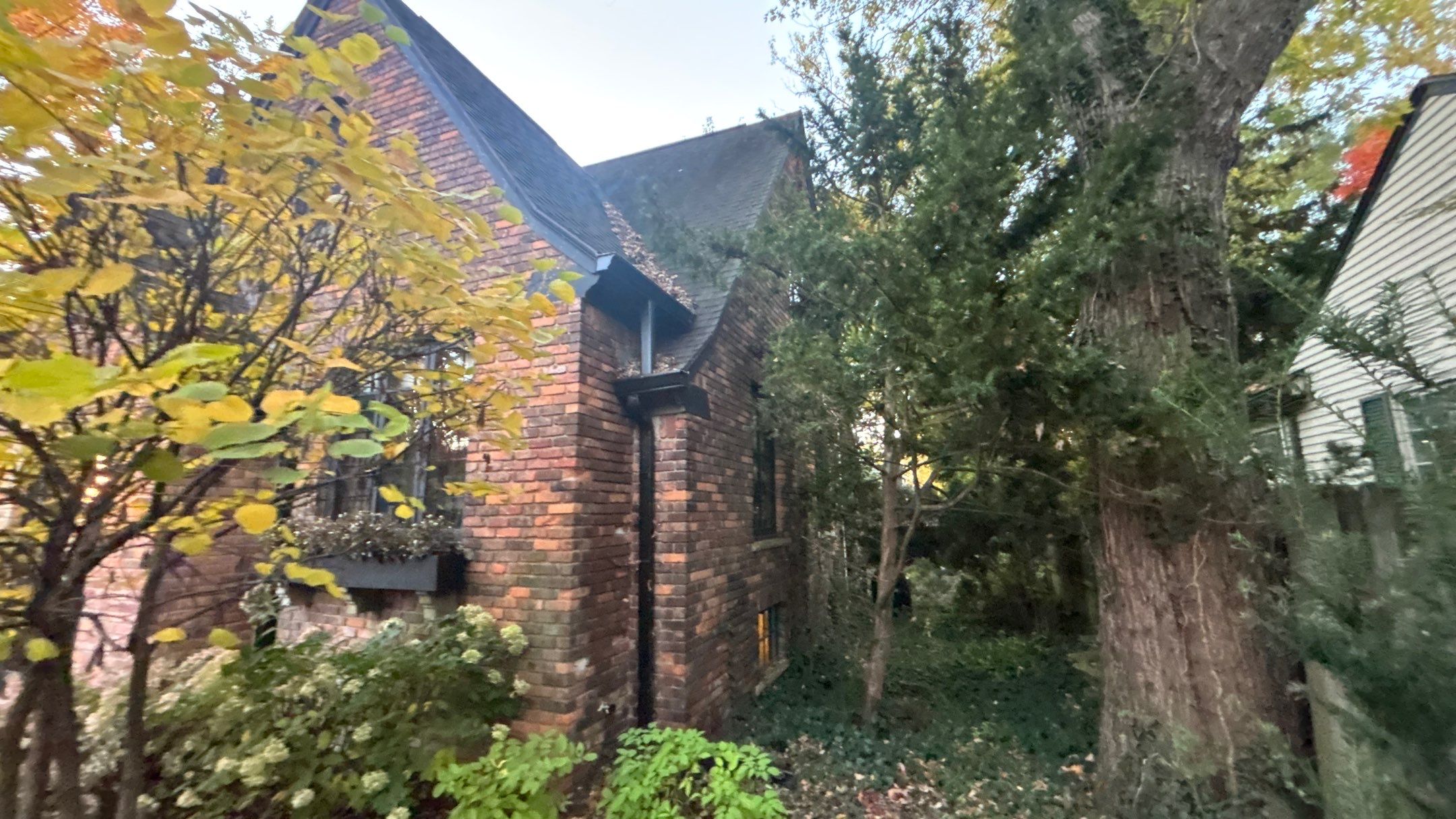 Roof Replacement using Owens Corning Onyx Black by 180 Contractors