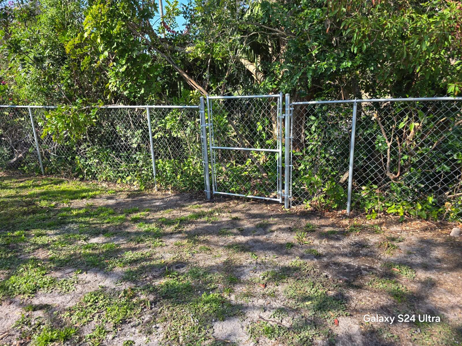 Vinyl and Chain Link Combo in Venice by True Fence LLC