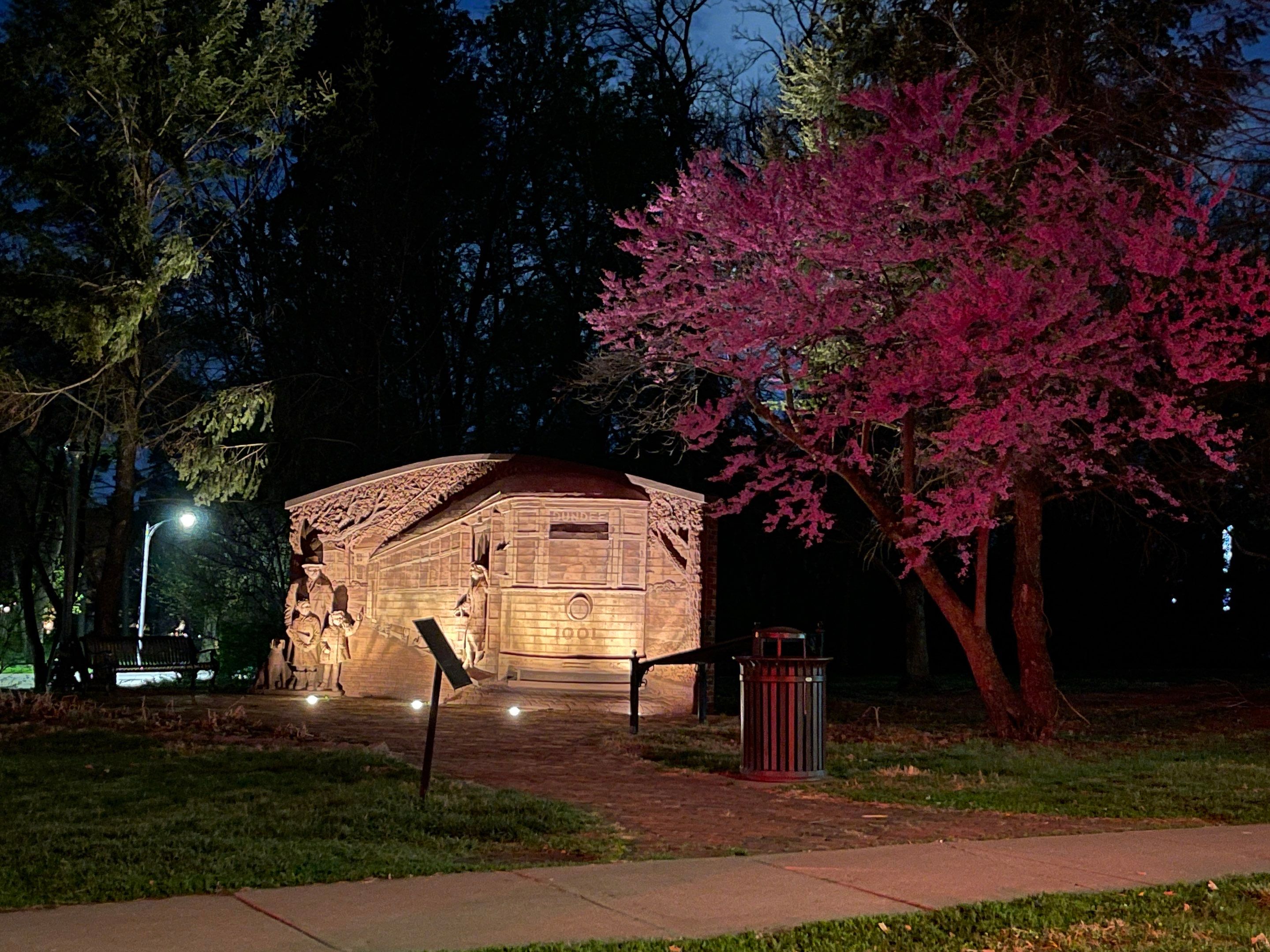 Dundee Park by Midwest Lightscaping