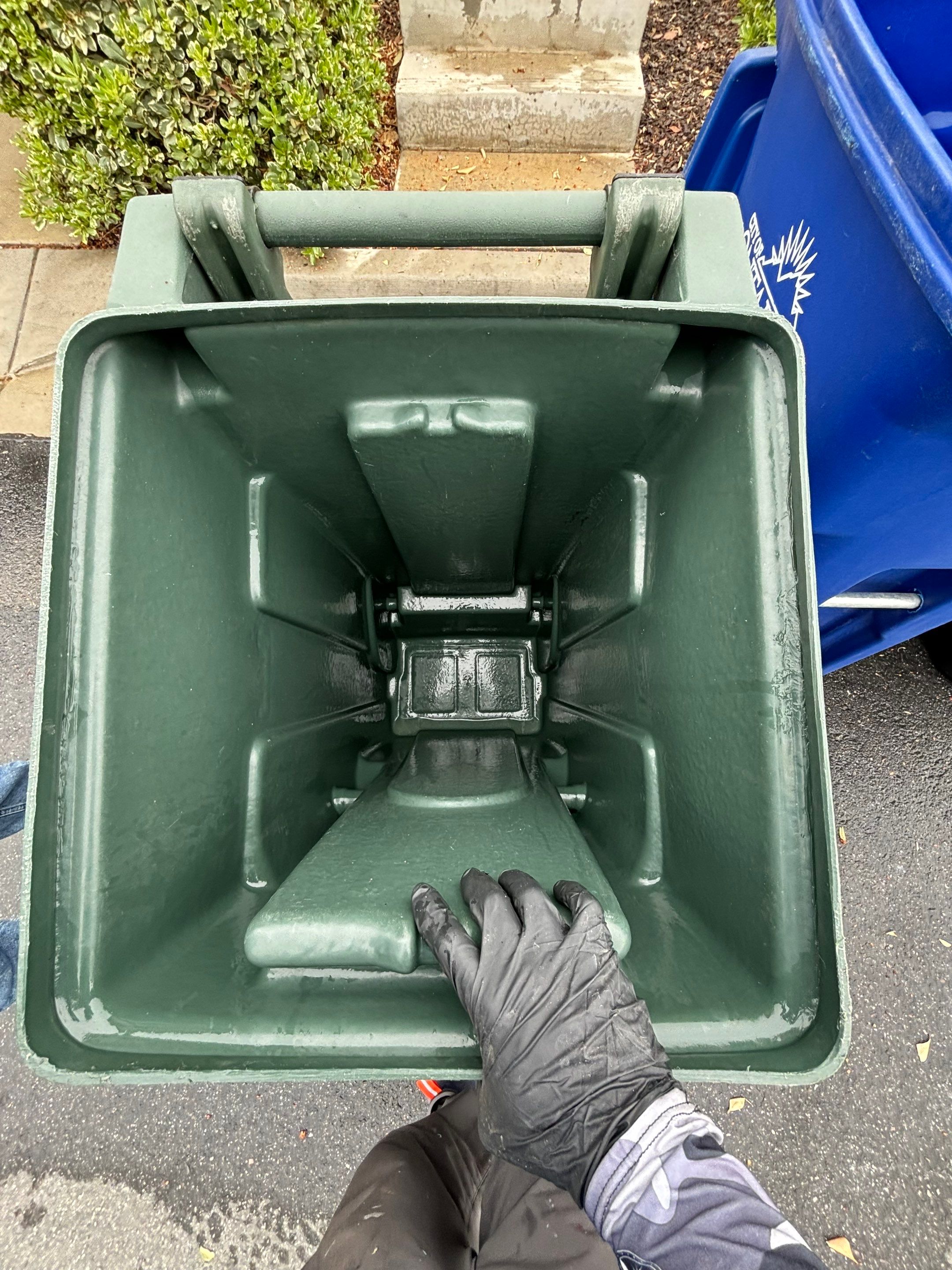 Trash Bin Cleaning by Pirate Pete’s Power Washing