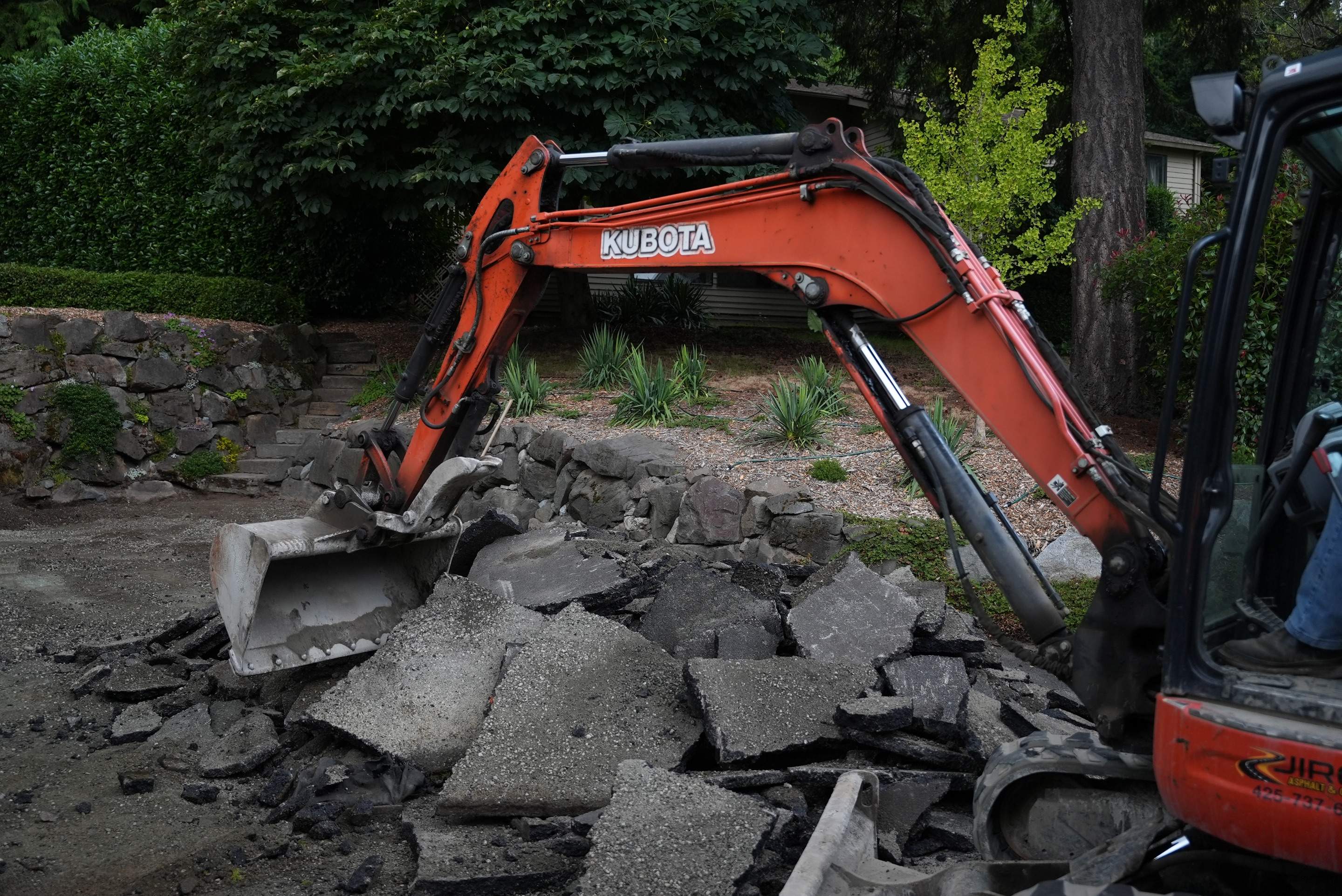 Jacquelyn | Asphalt Driveway by Jireh Asphalt & Concrete Inc 