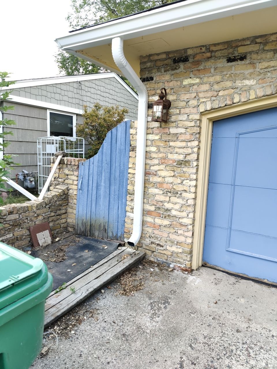 6" Gutters in Minneapolis by Next Level Seamless Gutters / Exteriors Inc.