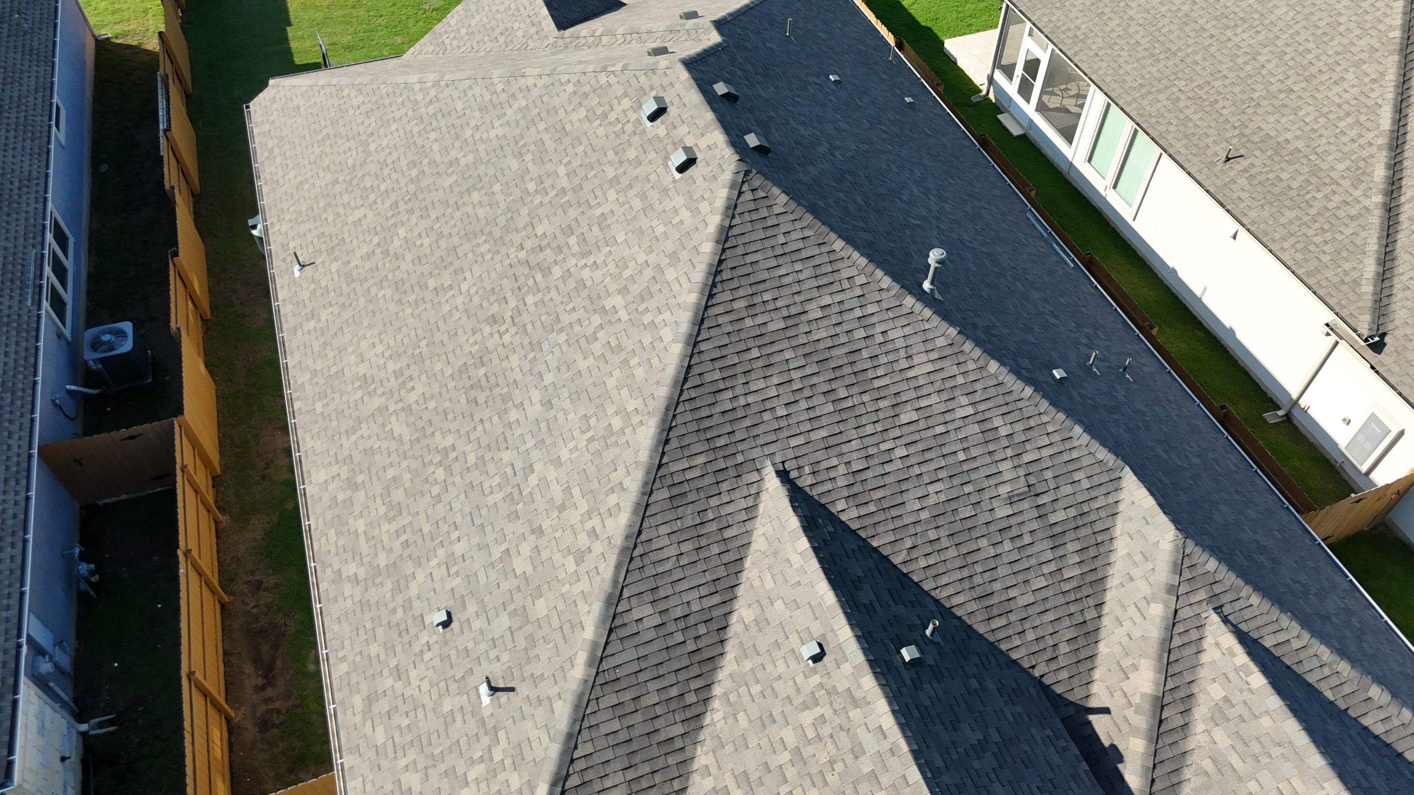 Weathered Wood - Malarkey Vista by RoofsOnly.com