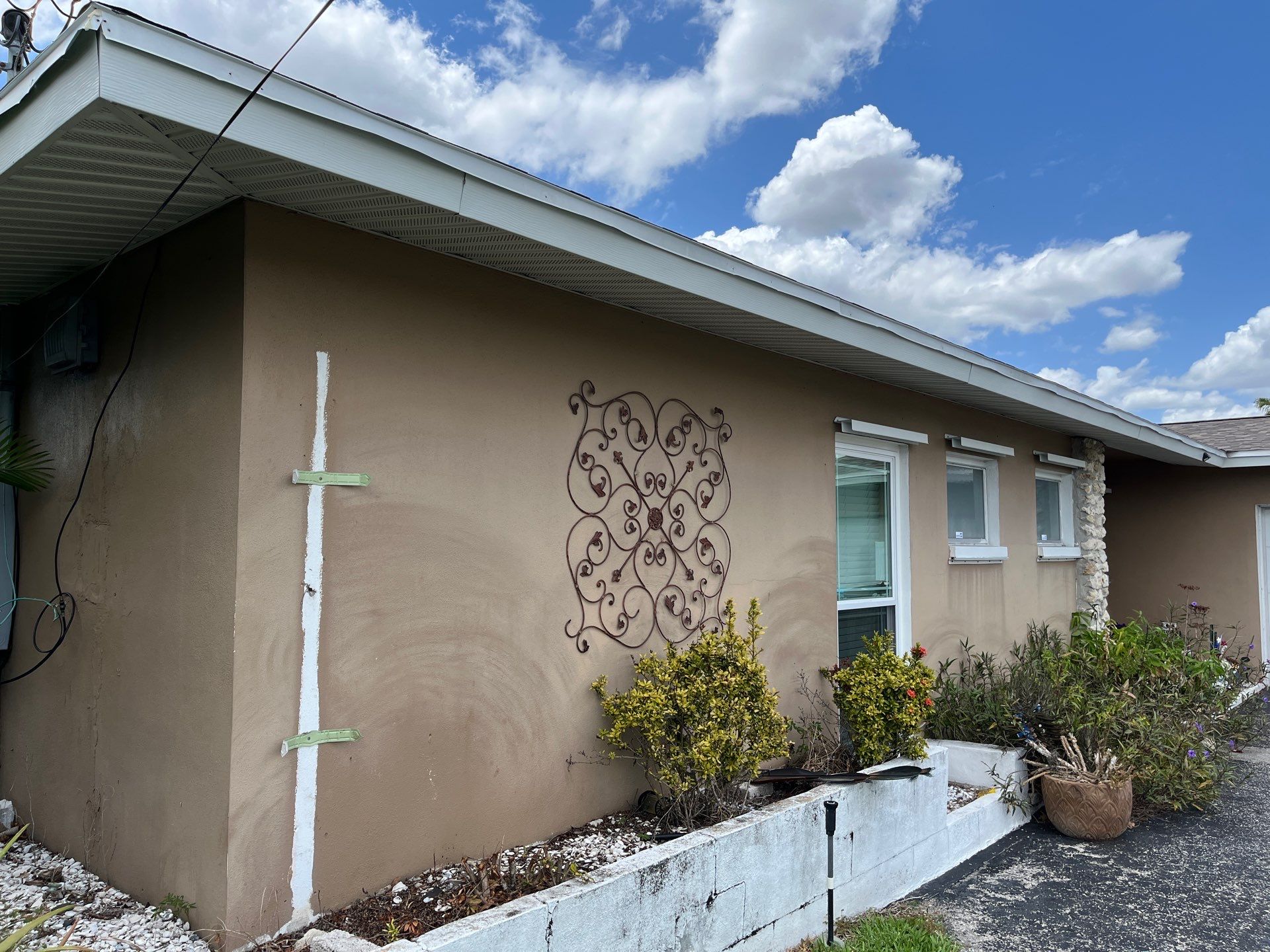 White K Style Seamless Gutters using 6 Inch Seamless Gutters in Cape Coral FL by Gutter Professors