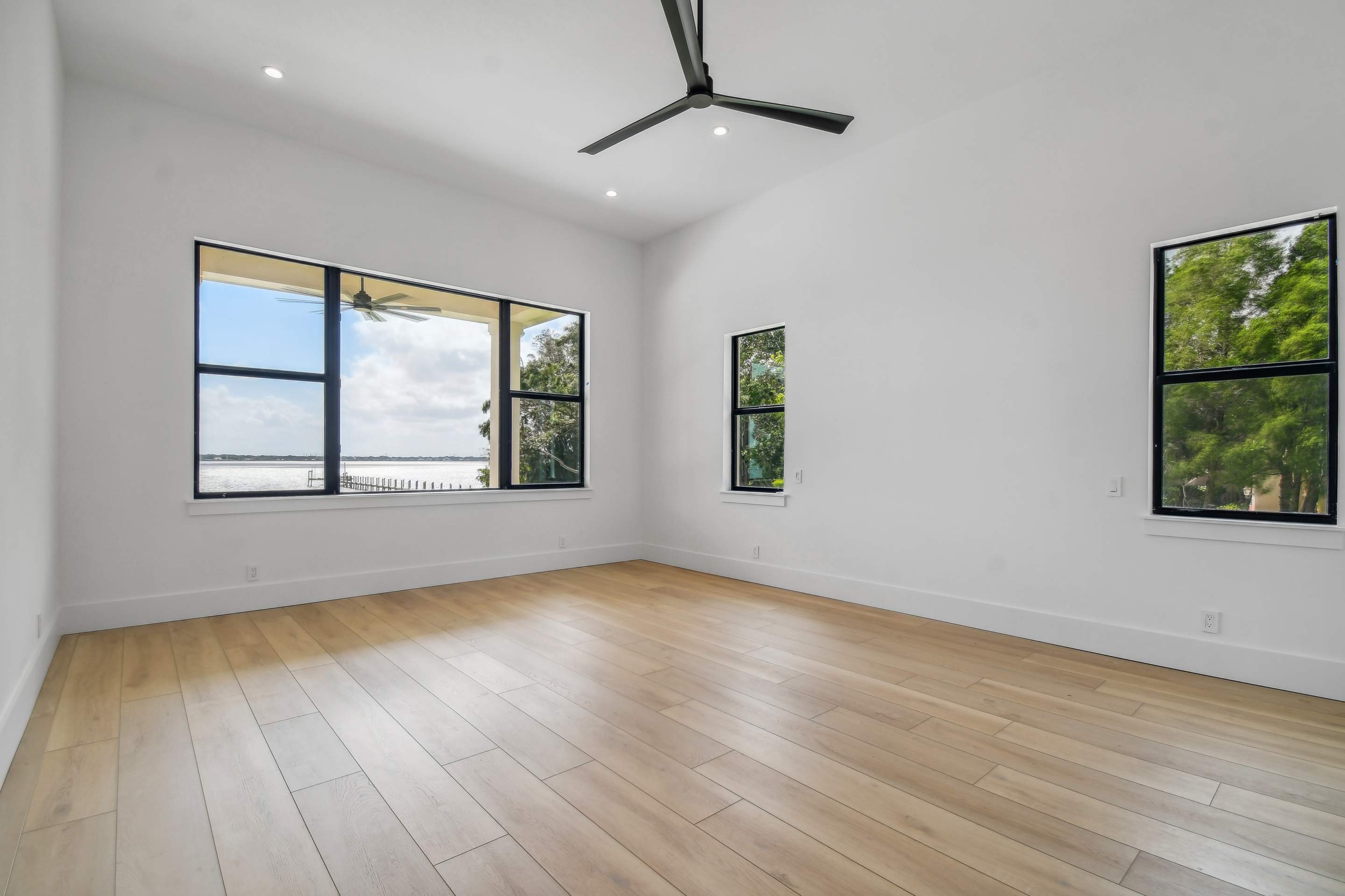 Custom Kingston by Lyons Heritage Tampa, LLC