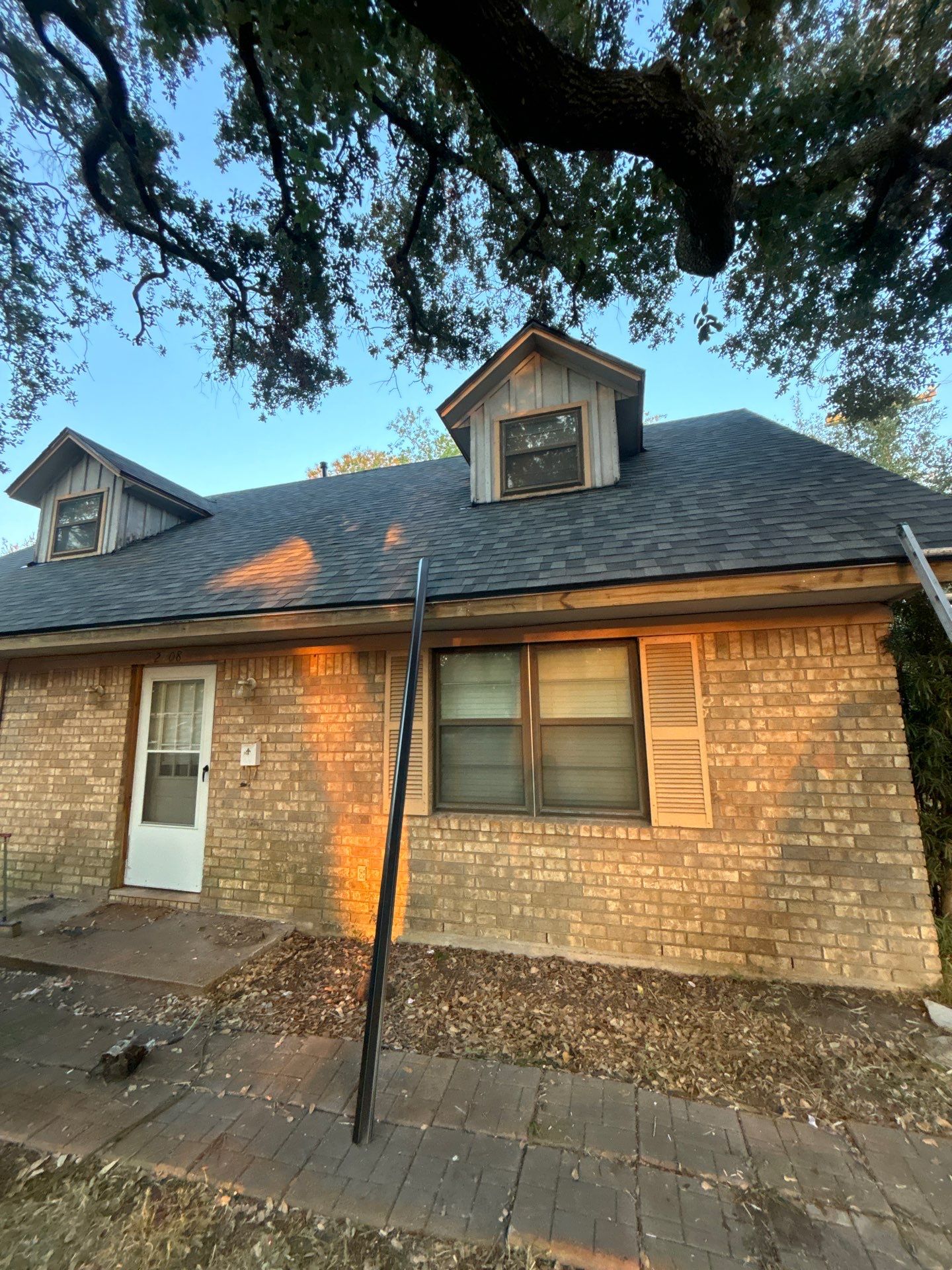 Residential Roofing Installation using Owen's Corning Duration (Lifetime) Shingles by Roof Repair Company