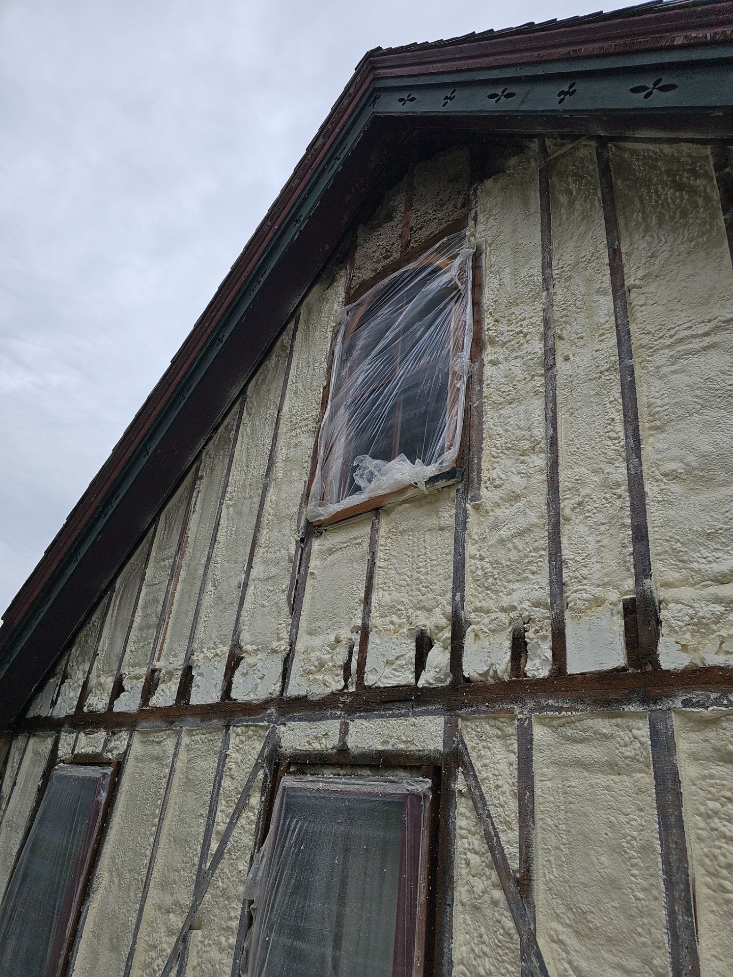 Siding Installation using Closed Cell Spray Foam by NYS Foam & Energy