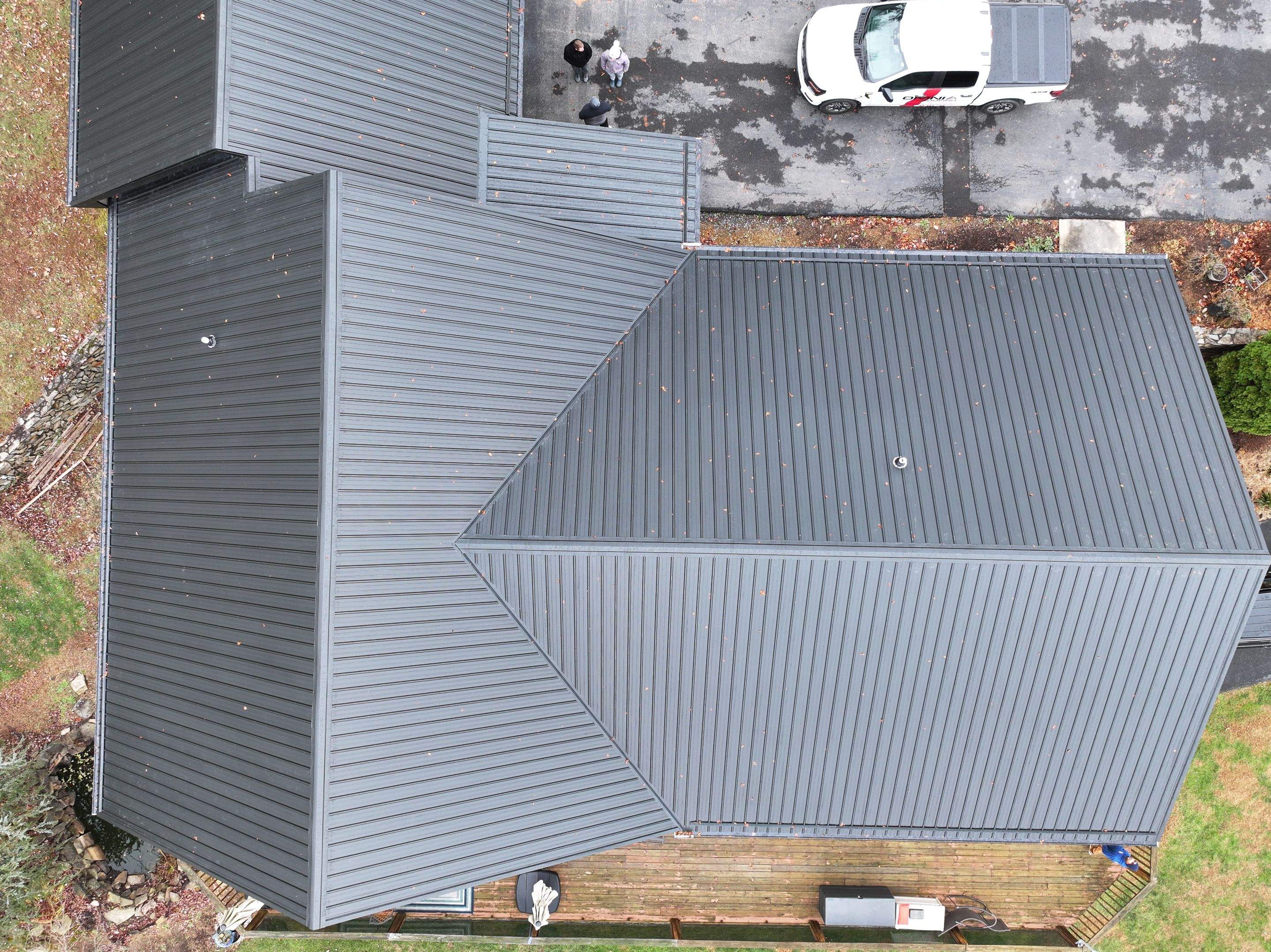 Smith Residence  by Omnia Roofing