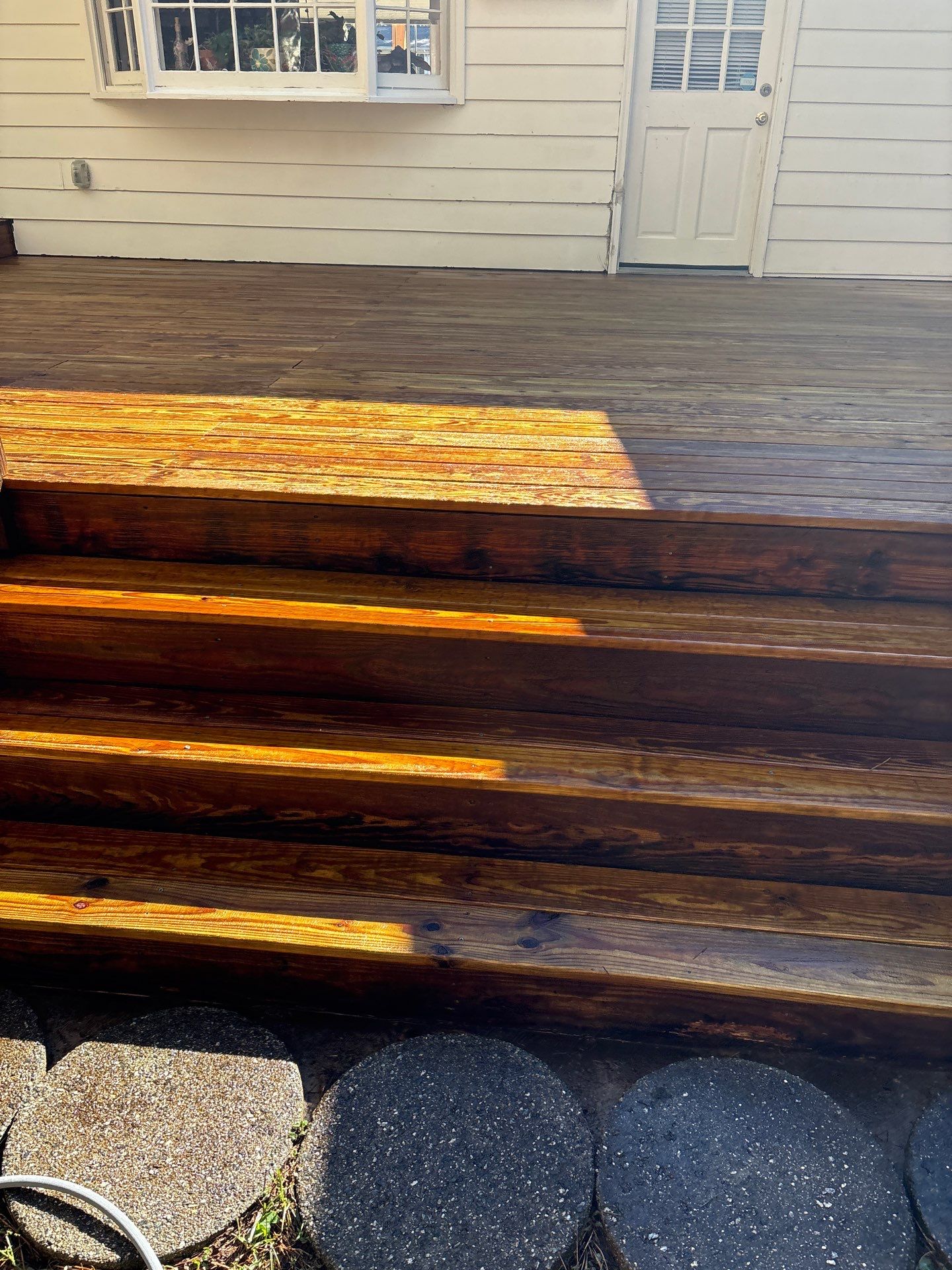 Wood Deck using Wood Sealant by DuraSeal