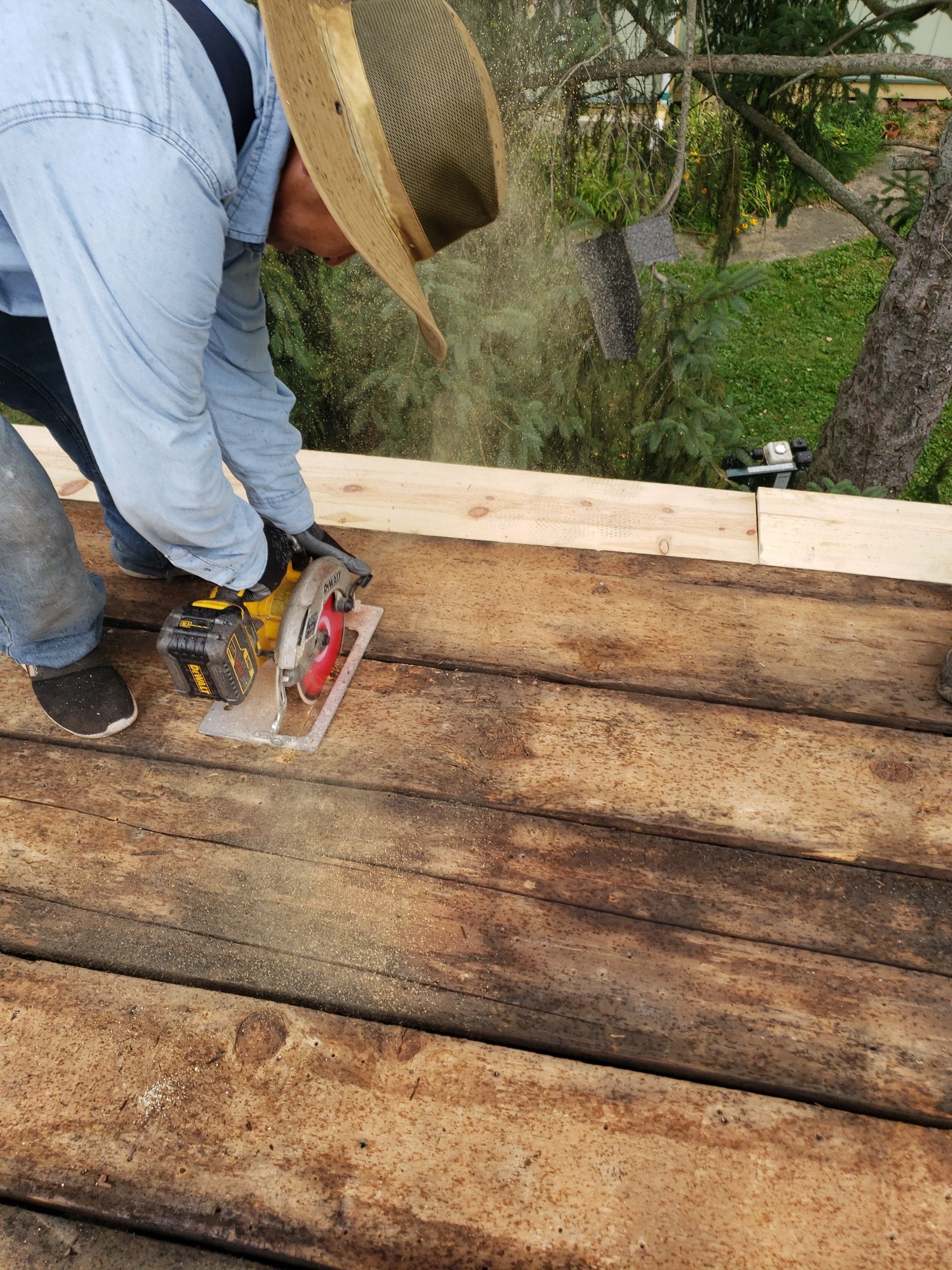 ATLAS PINNACLE COLOR: MAJESTIC SHAKE DRIP EDGE: WHITE by Eagle Eye Roofing