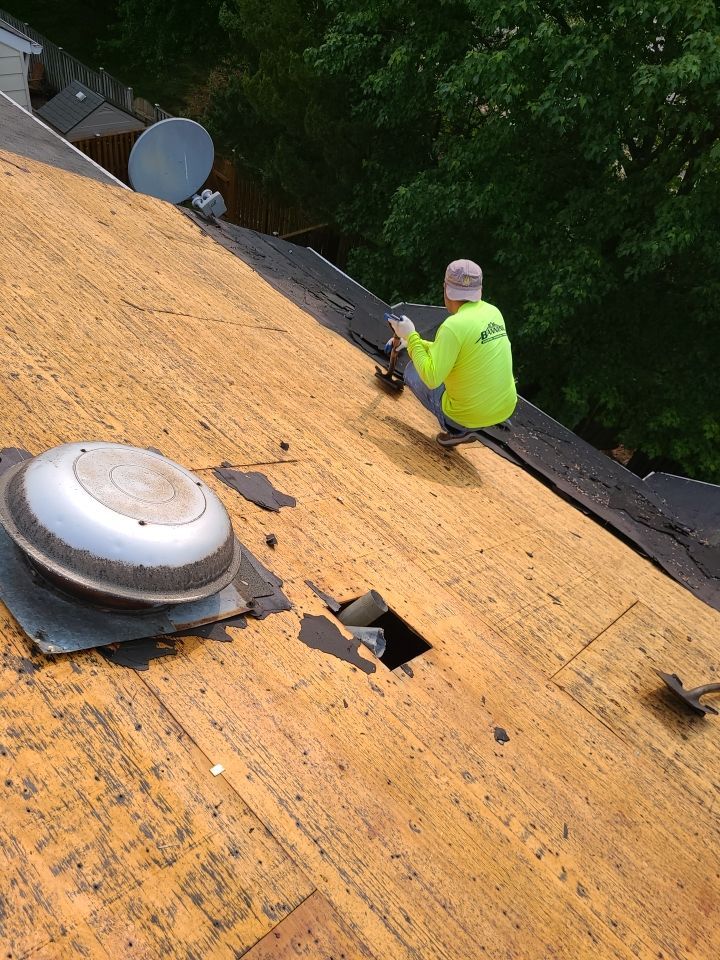 Alexandria - Certainteed Landmark Weathered Wood Shingles by RM Banning, Inc.