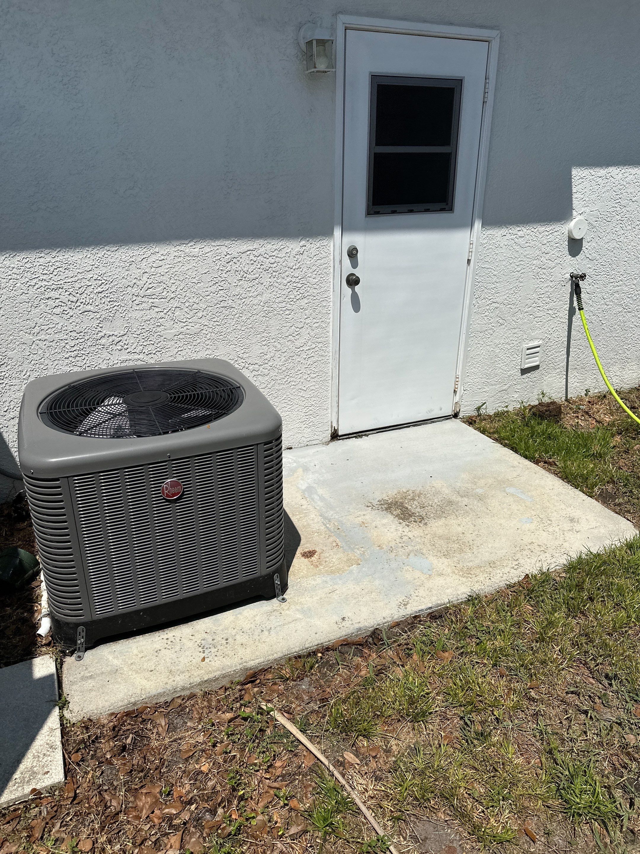 1-Story House Wash, Driveway, Patio/Lanai & Screen Enclosure Cleaning in Oakley Community, Ellenton, FL | Sunshine AquaWash by Sunshine AquaWash