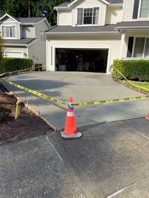 Luis | Concrete Driveway