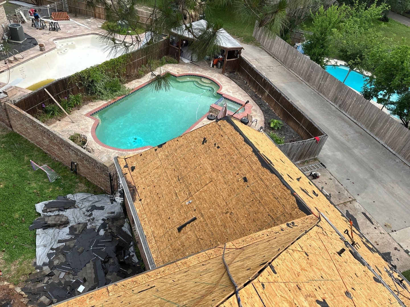 Residential Roofing Installation using Owen's Corning Duration (Lifetime) Shingles by Roof Repair Company