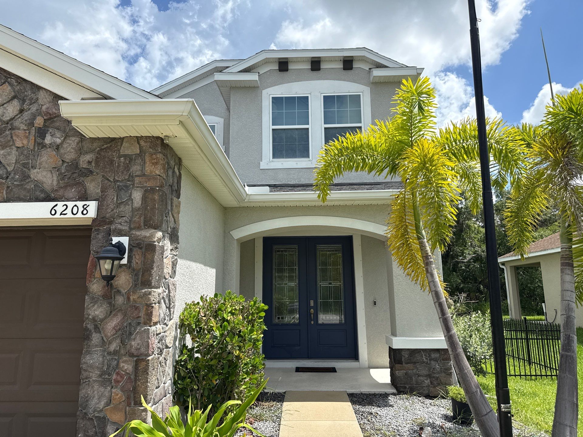 HOA-Required House Wash & Concrete Cleaning – Old Mill Preserve, Palmetto, FL by Sunshine AquaWash