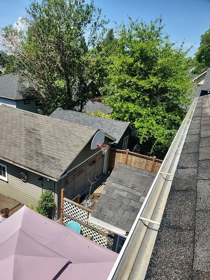 Gutter cleanup by Willamette Outdoor Wash LLC