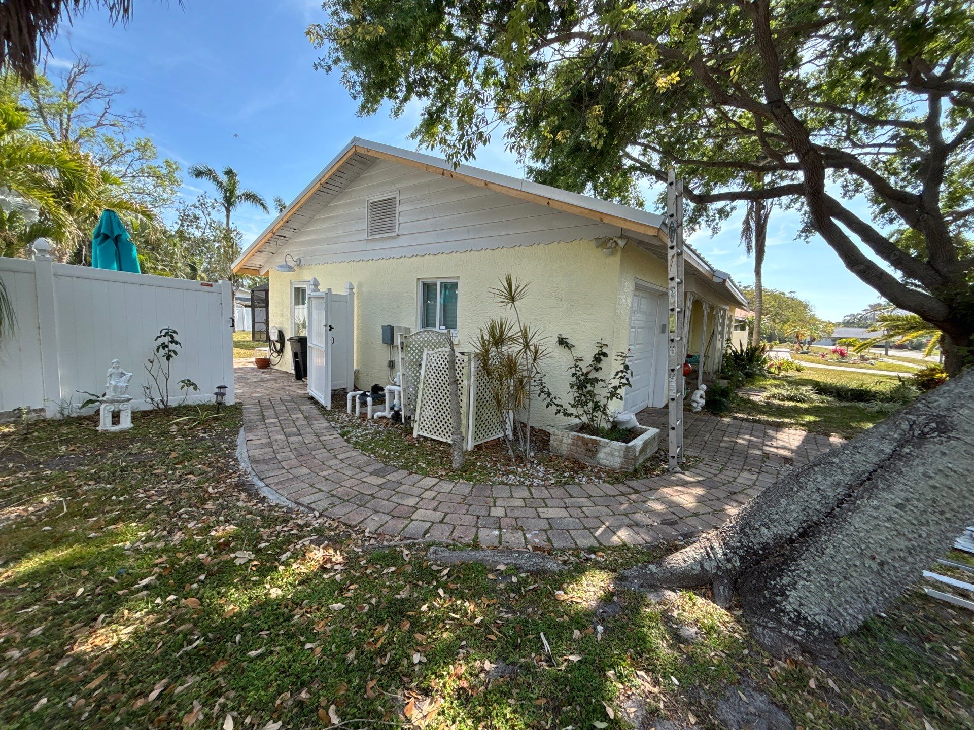 Soffit and Fascia Installation in Sarasota FL by Gutter Professors