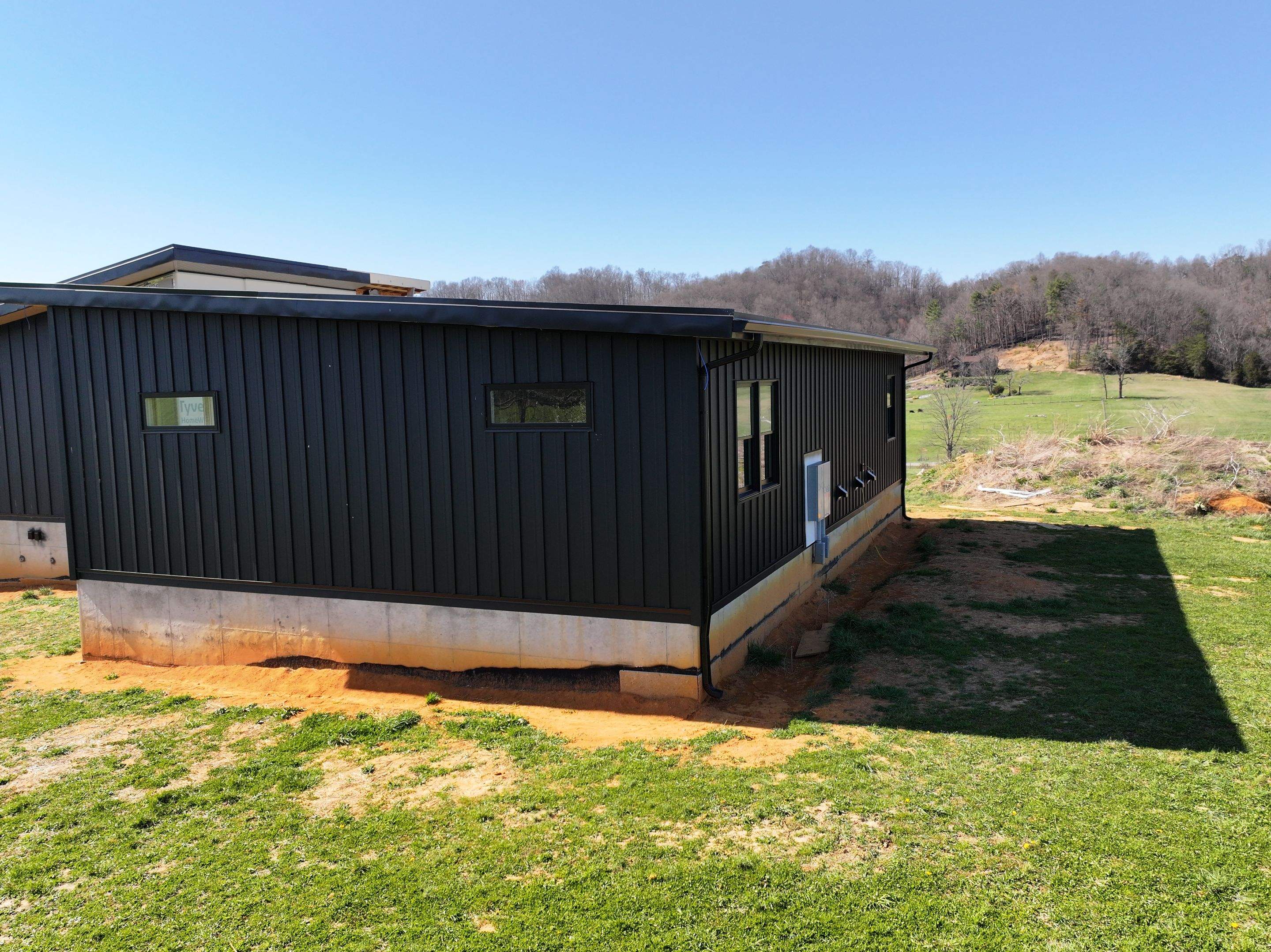 Phillips Residence  by Omnia Roofing
