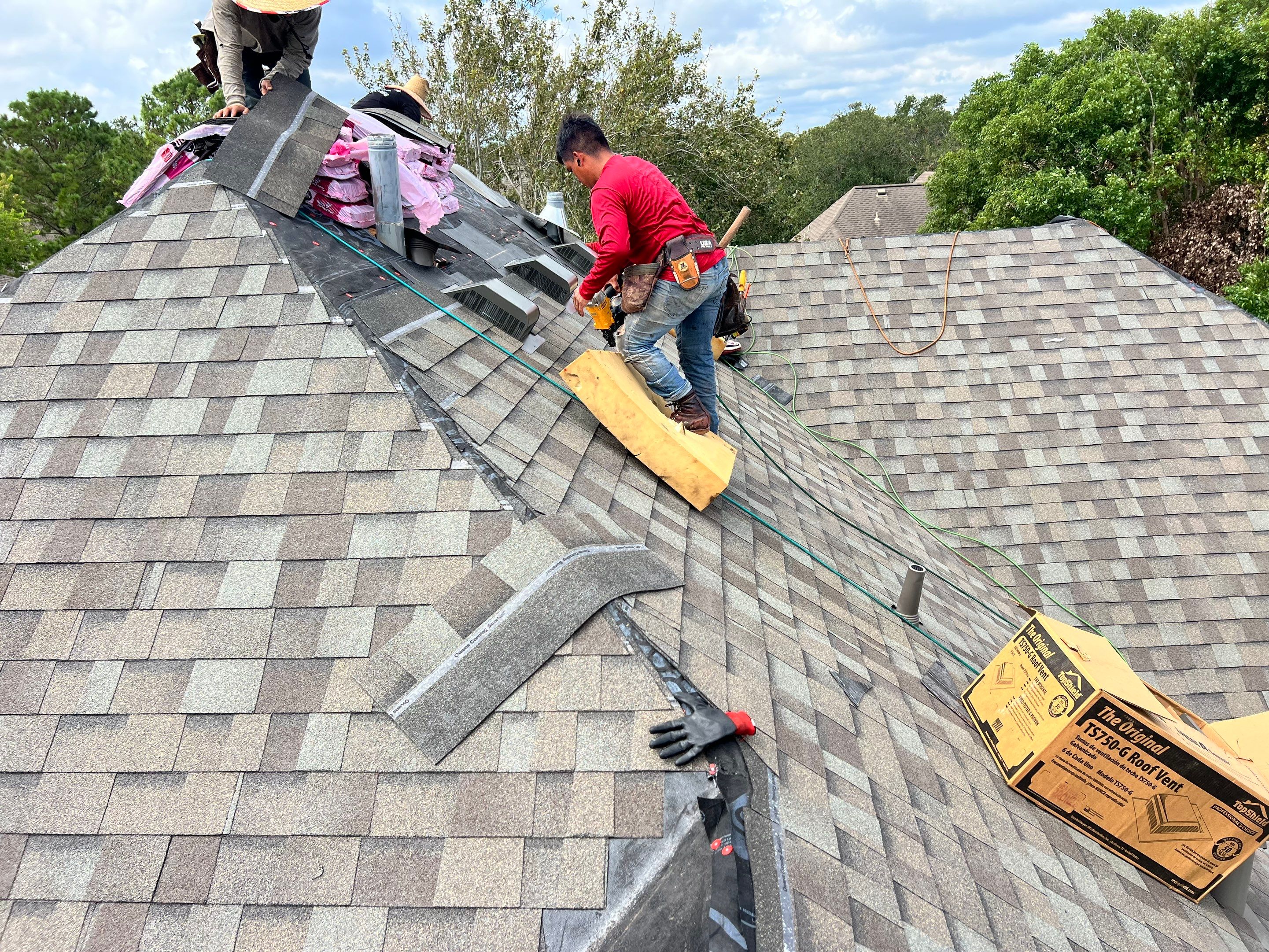 Residential Roofing Installation using Owen's Corning Duration (Lifetime) Shingles by Roof Repair Company