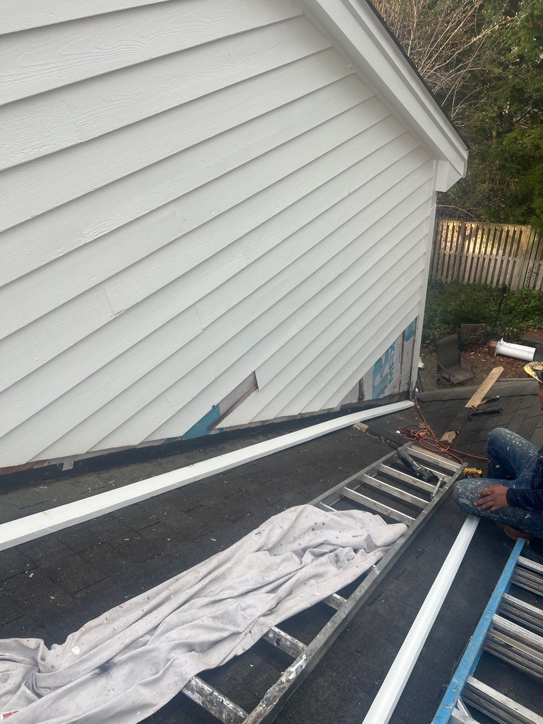 Arlington: Bevel Cedar Wood Siding Restoration by RM Banning, Inc.