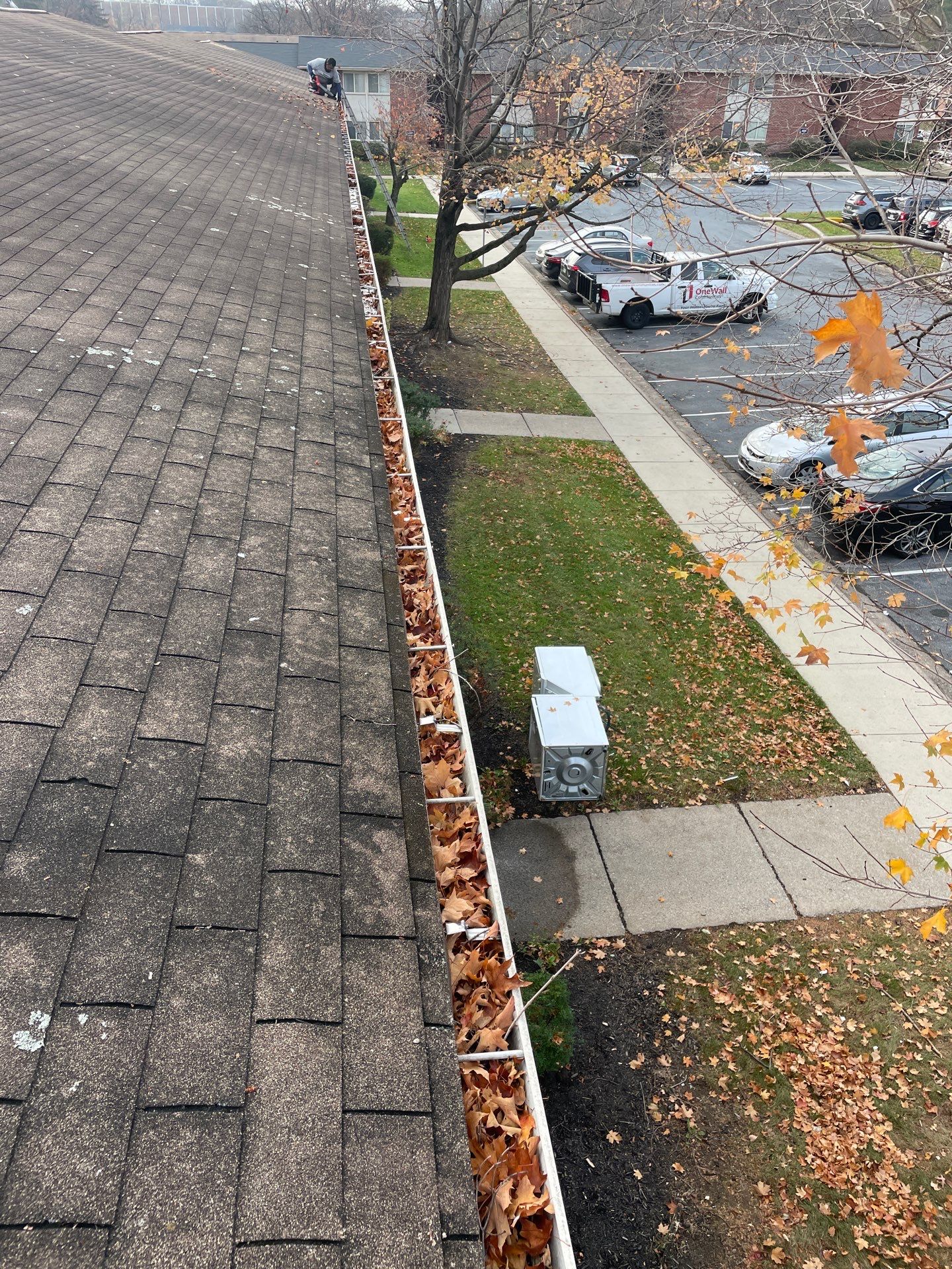 HOA gutter cleaning before photo