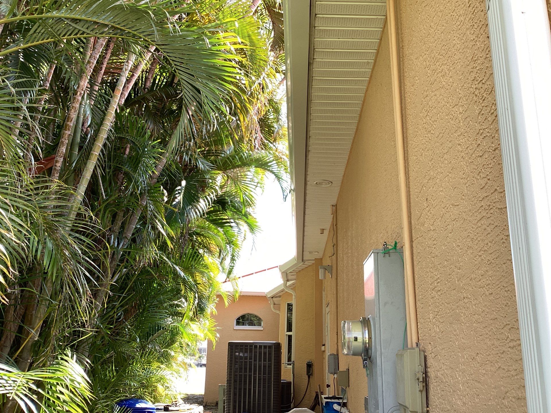 6 Inch Seamless Gutters using K-Style Seamless Gutters in Cape Coral FL by Gutter Professors
