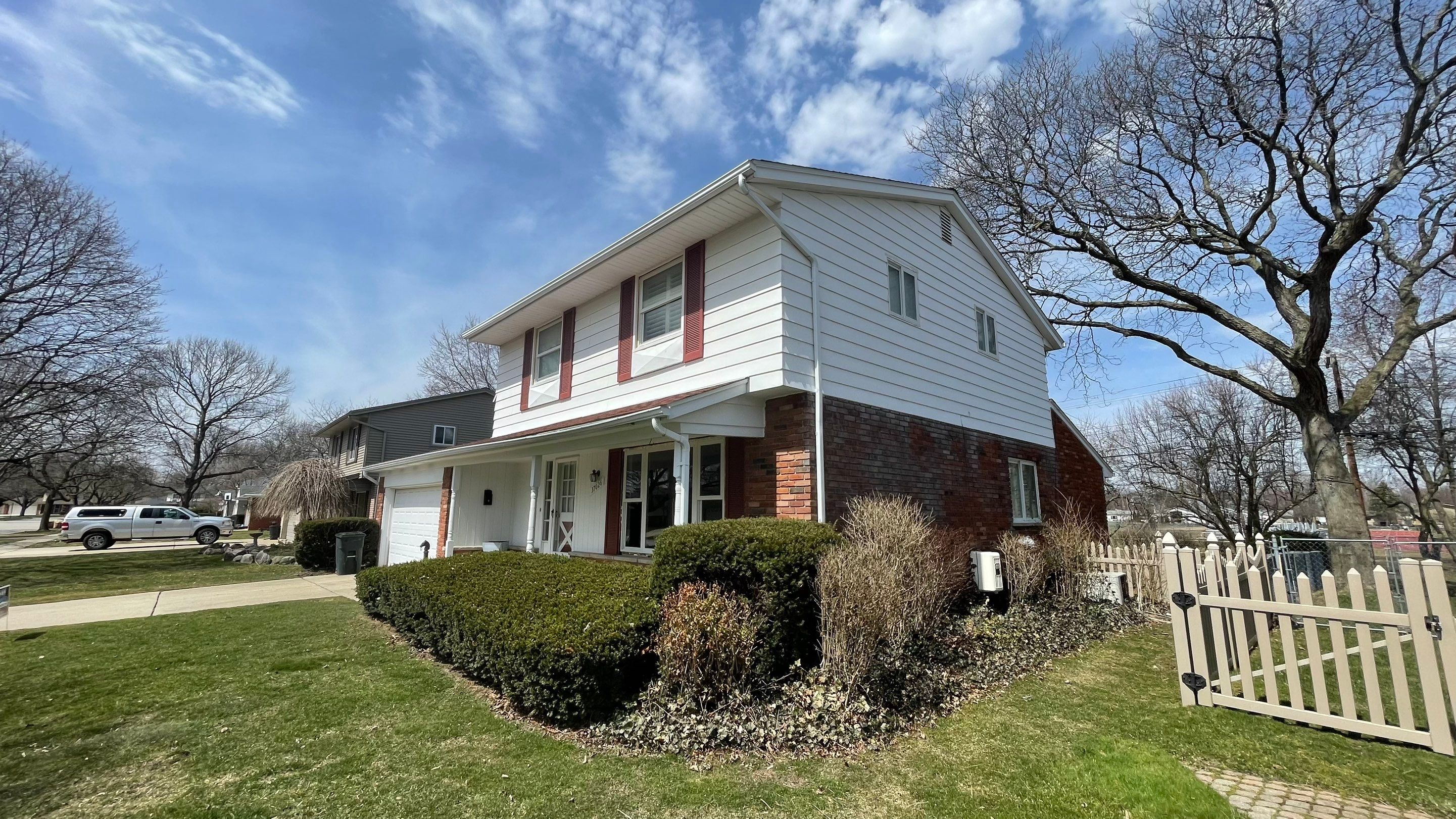 Vinyl Siding Replacement - Private Residence  by Bloomfield Construction & Restoration
