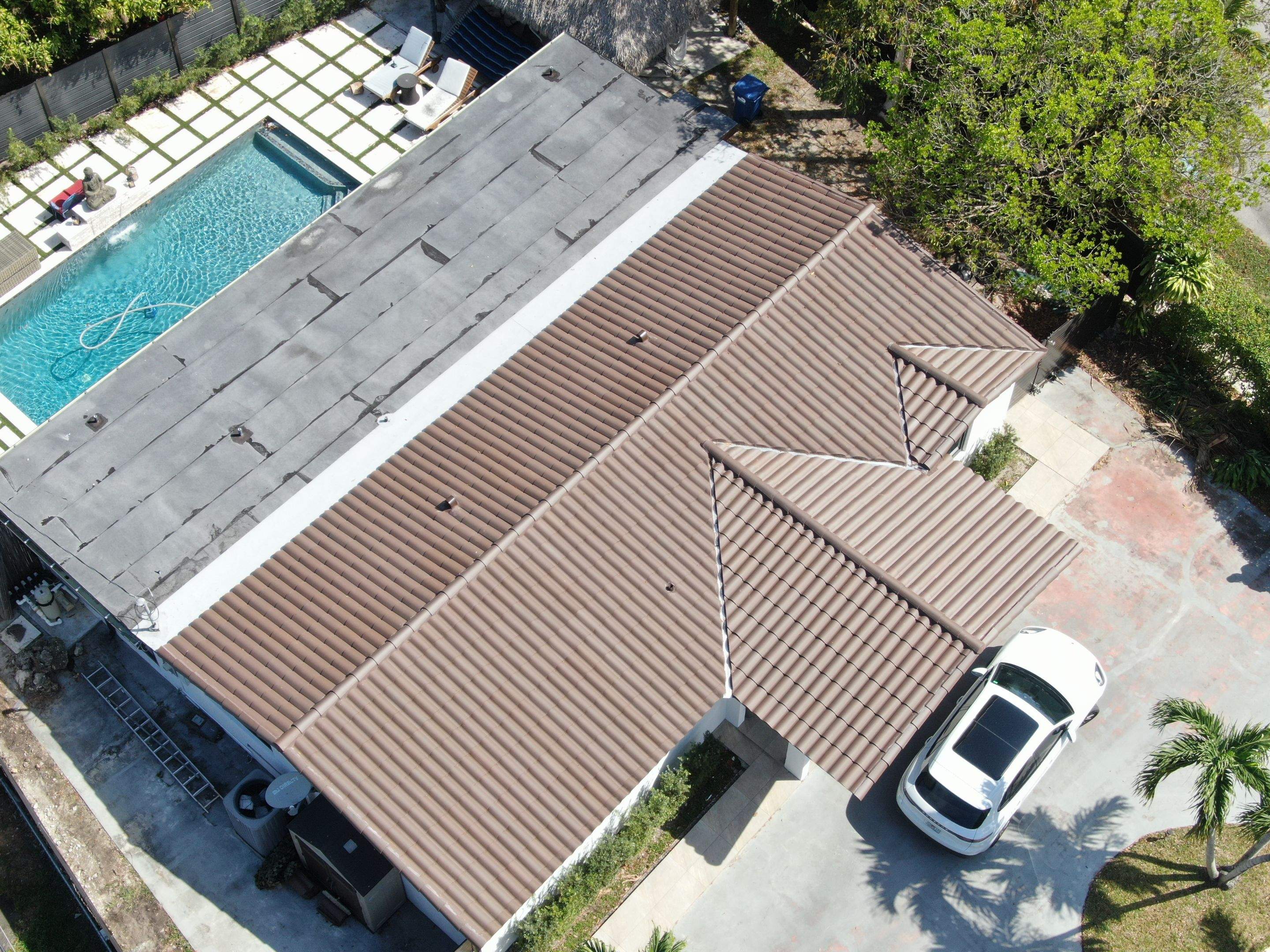 Verea Spanish S - Graphite Color by Istueta Roofing