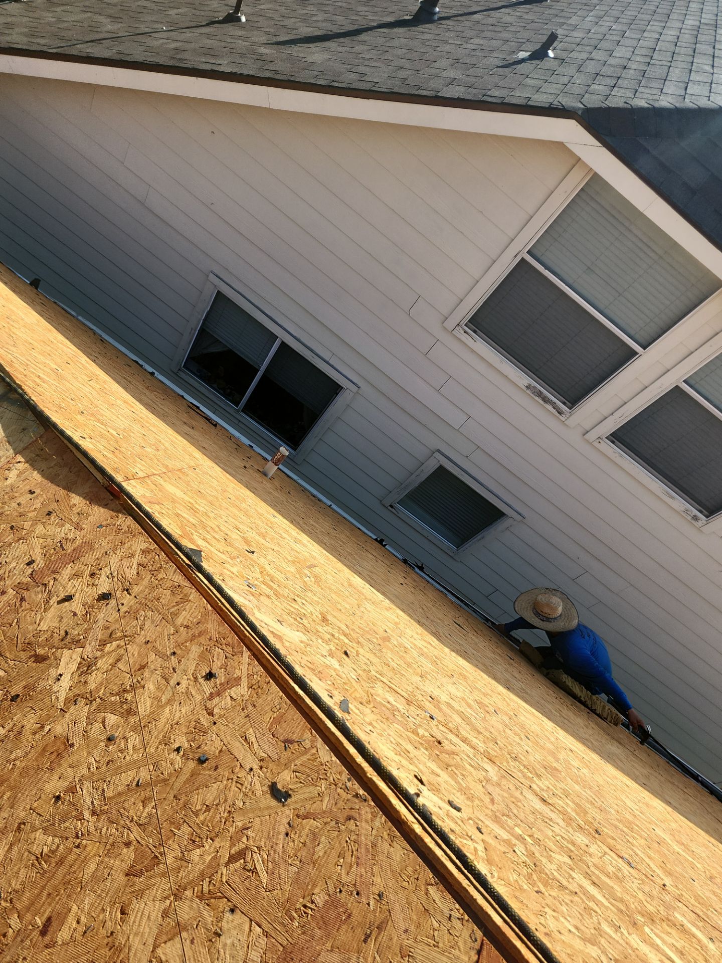Residential Roofing Installation using Owen's Corning Duration (Lifetime) Shingles by Roof Repair Company