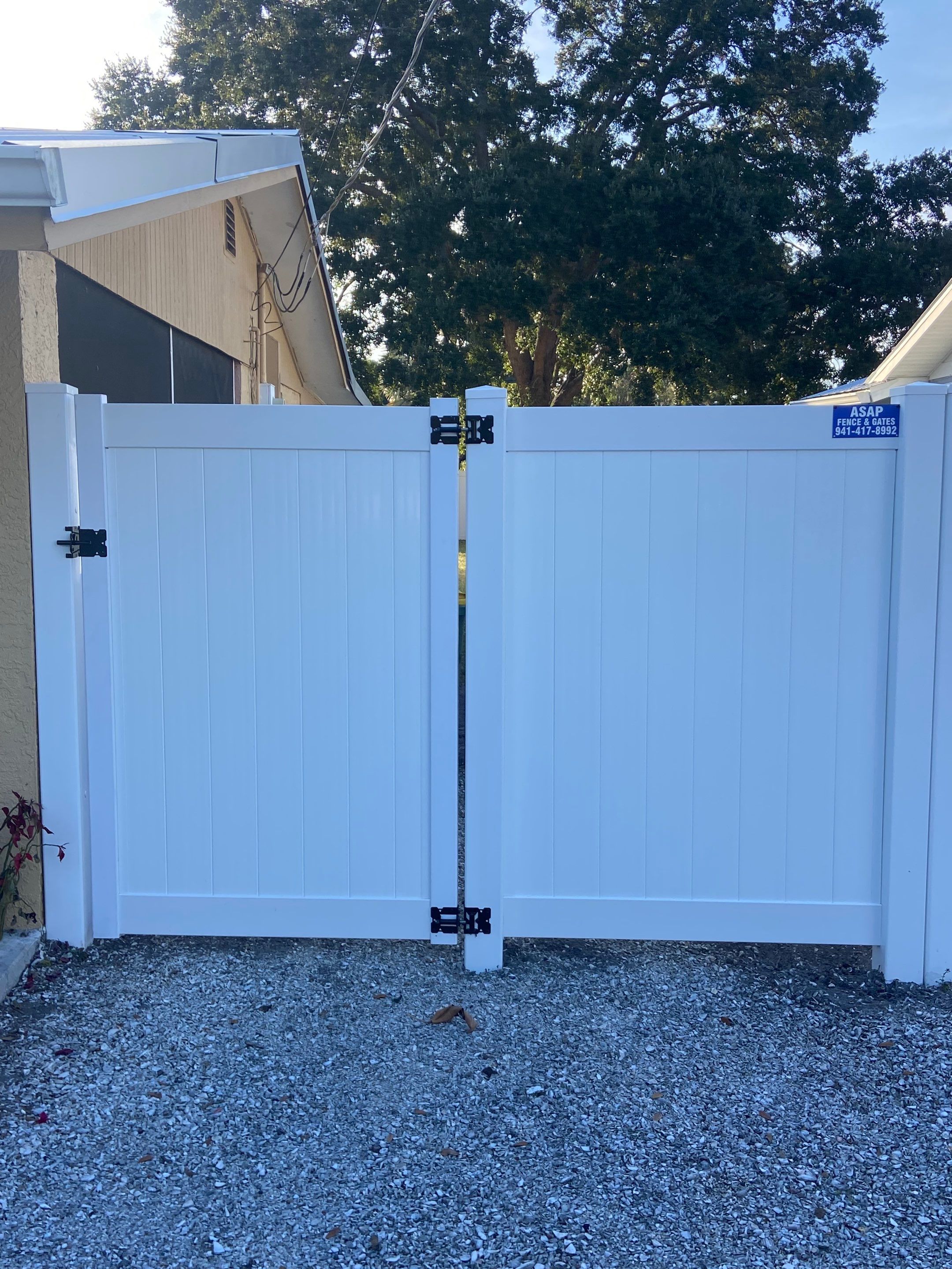 Sarasota, FL 6 ft. Tall White Privacy Fence  by Asap fence and gates, LLC