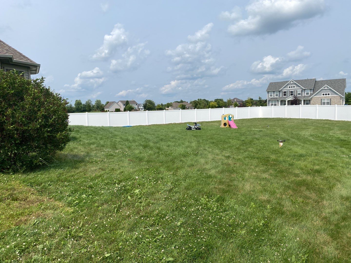 vinyl fence using vinyl fence by Kraz Construction