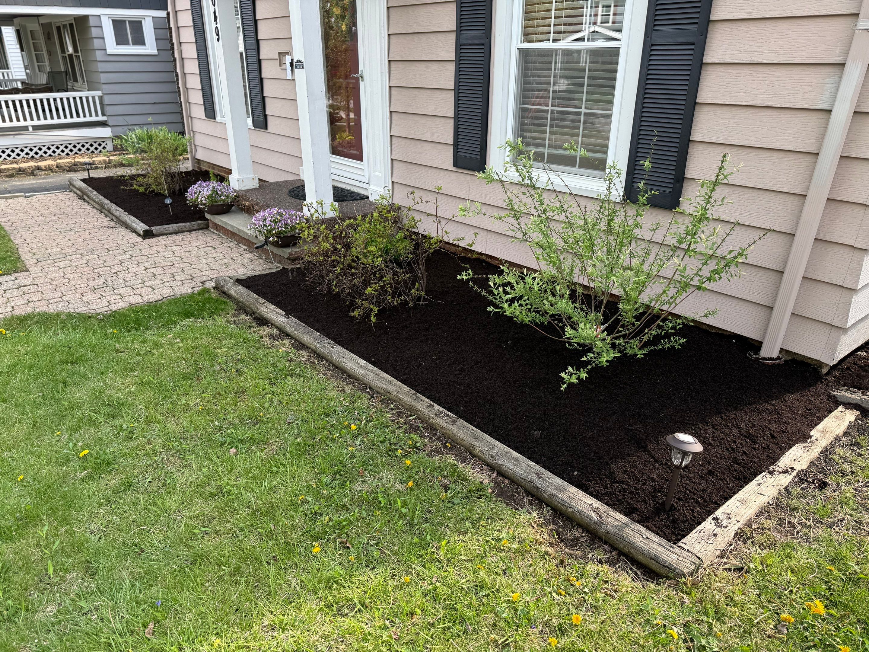 Grounds Maintanance by Elm Rose Gardens